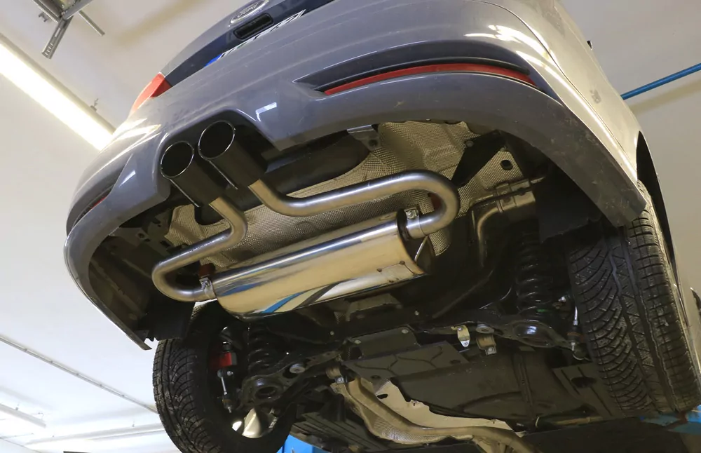 Ford Focus III ST Turnier Diesel  Endschalldämpfer quer Ausgang mittig - 2x115x85 Typ 32 mittig schwarz beschichtet