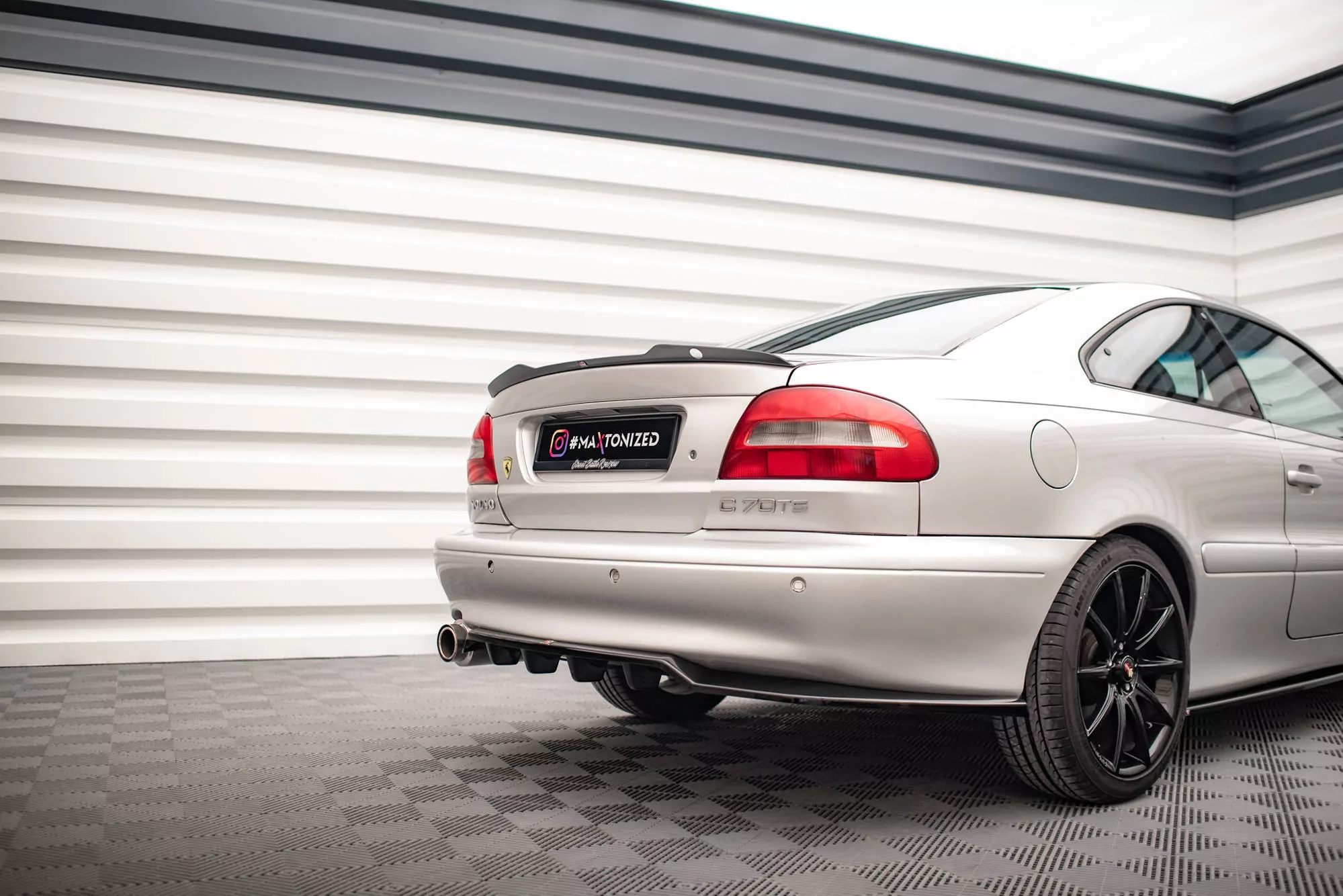 Hinten Splitter (mit Einem Vertikalem Balken) Volvo C70 Mk1 Schwarz Hochglanz