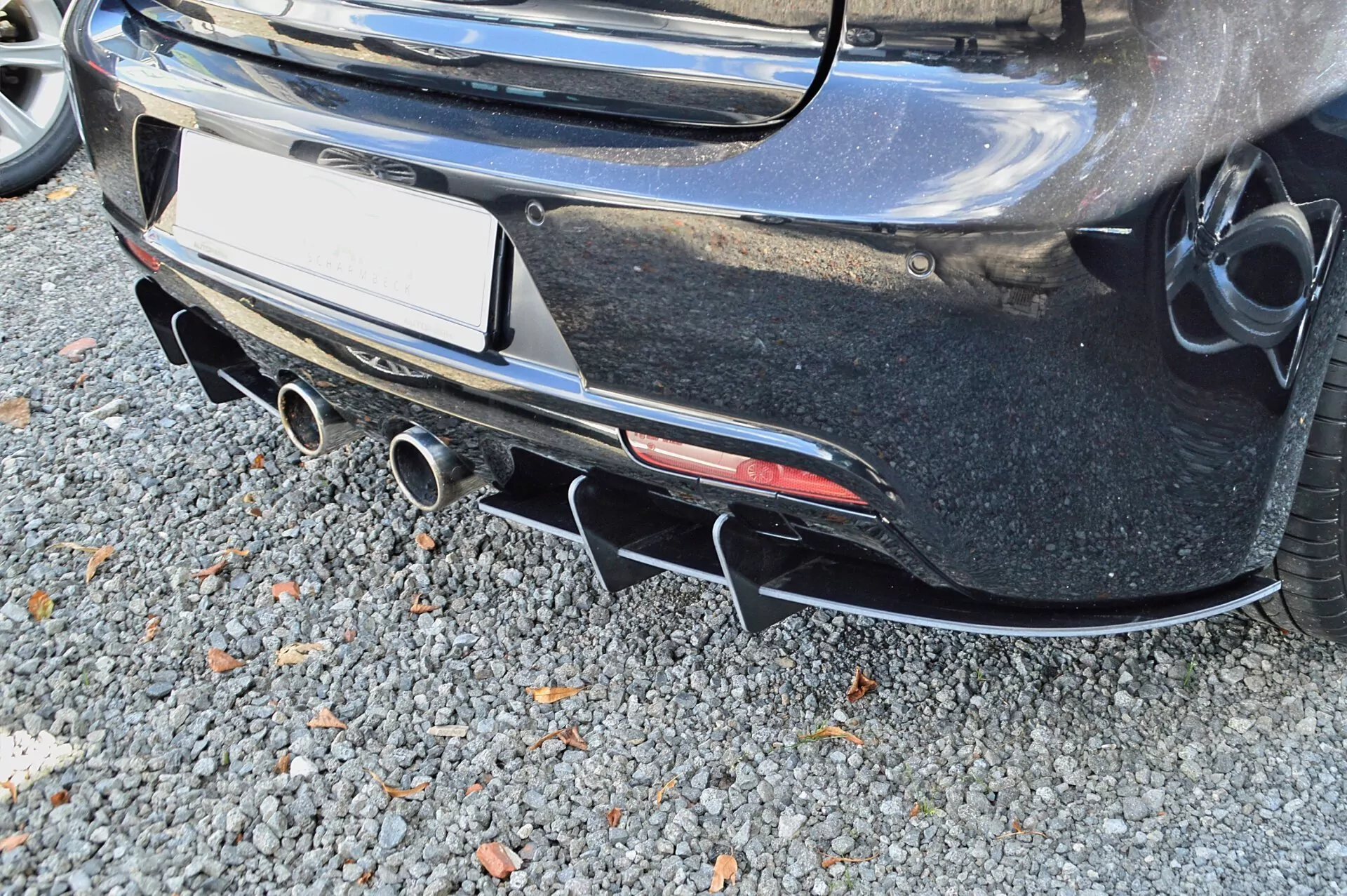 Gefräster Heckansatz mit Finnen für VW Golf 6R 1K