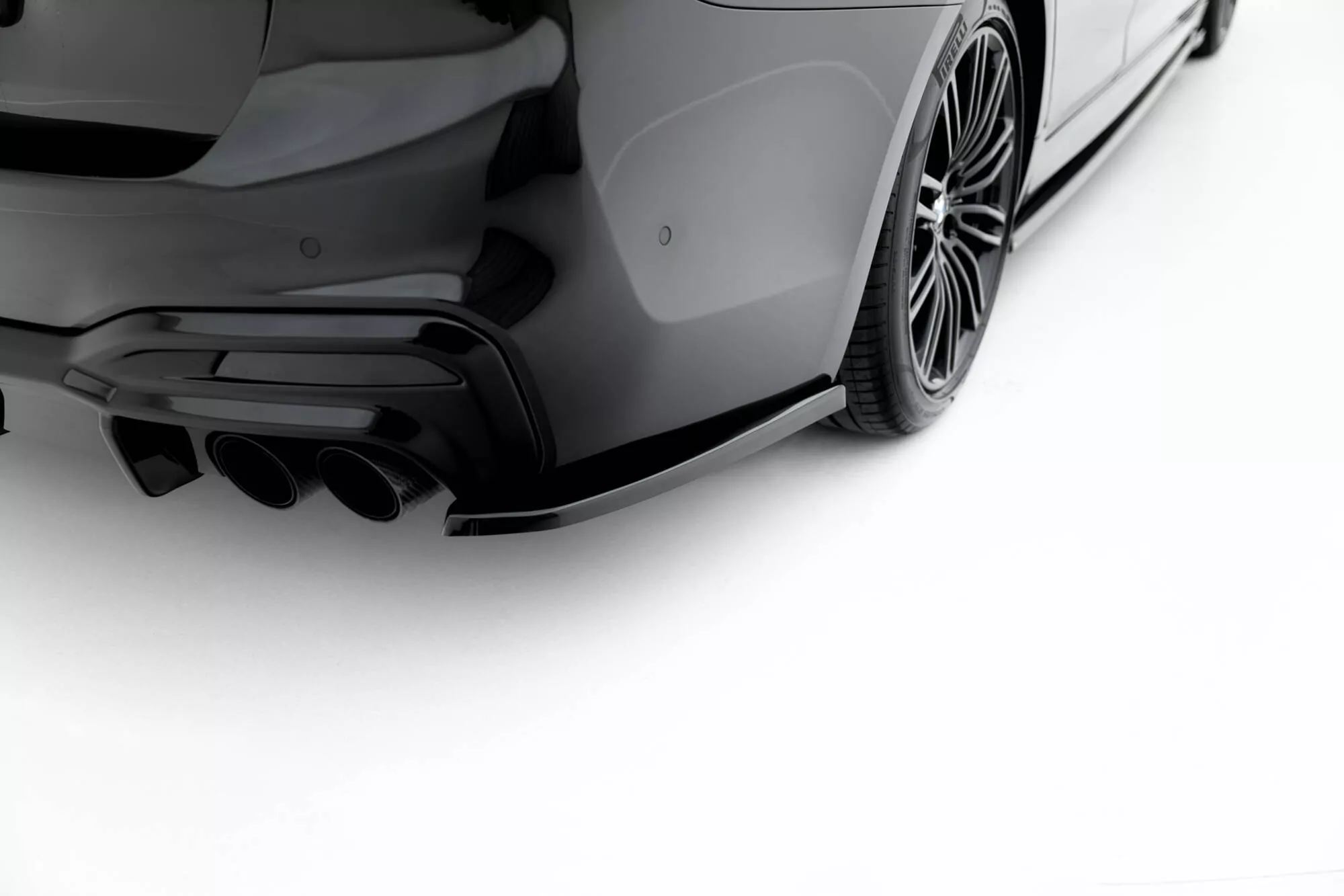 Heck Ansatz Flaps Diffusor Für BMW M550i Limousine G30  Schwarz Hochglanz