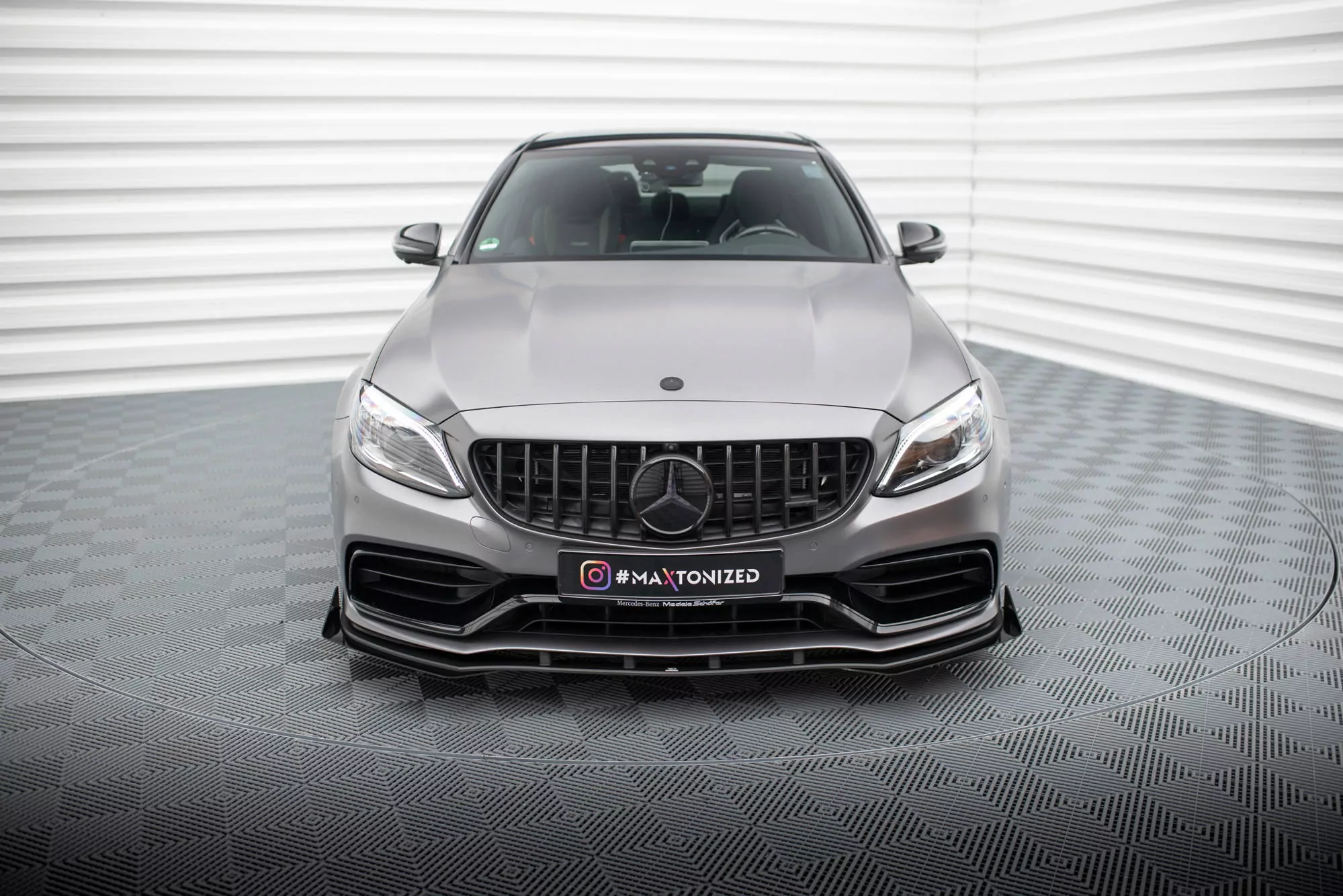 Street Pro Front Ansatz Für +Flaps Für + Flaps Mercedes-AMG C63 Limousine / Kombi W205 Facelift Schwarz Hochglanz