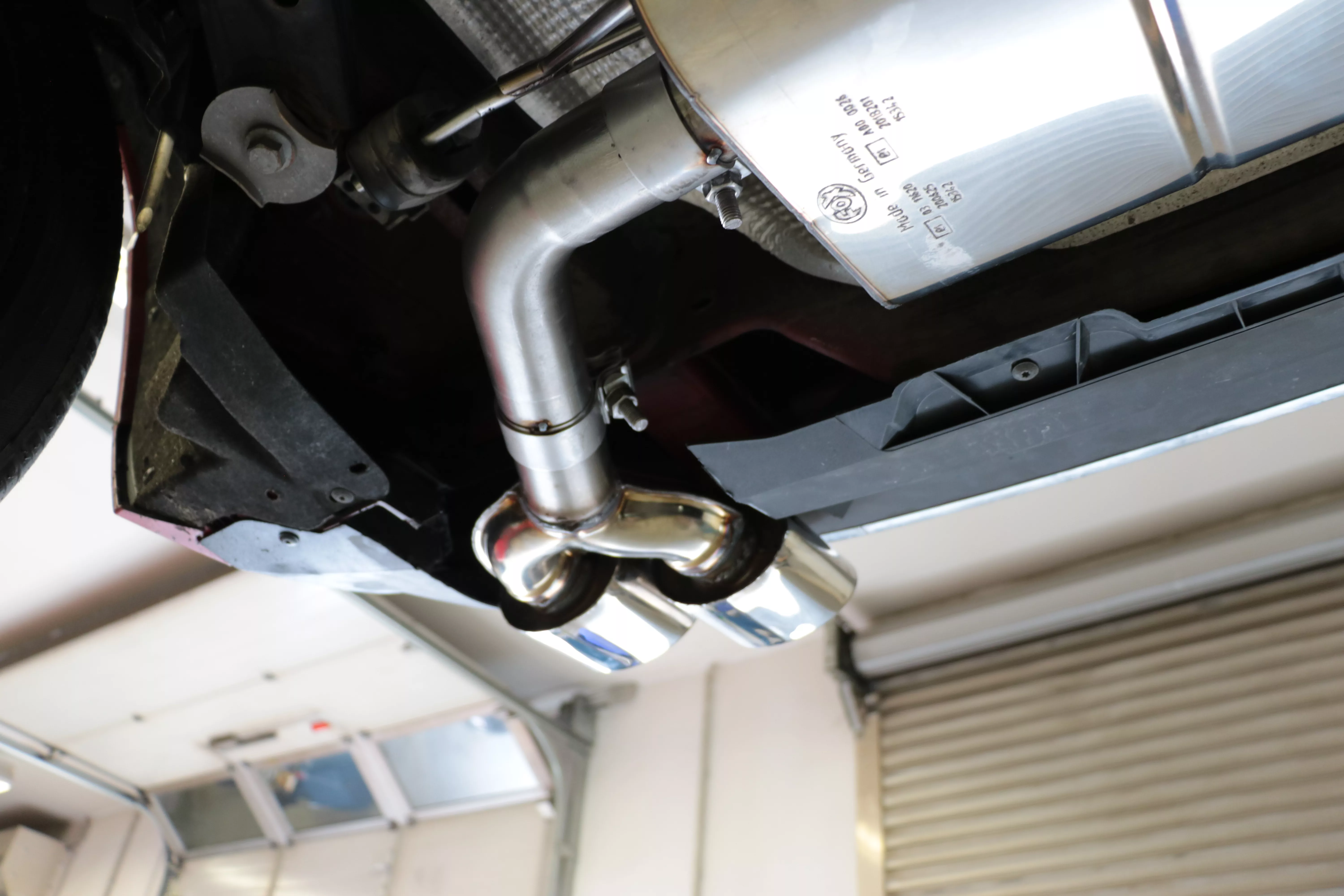 Skoda Karoq 4x4  Endschalldämpfer Ausgang rechts/links - 2x115x85 Typ 32 rechts/links