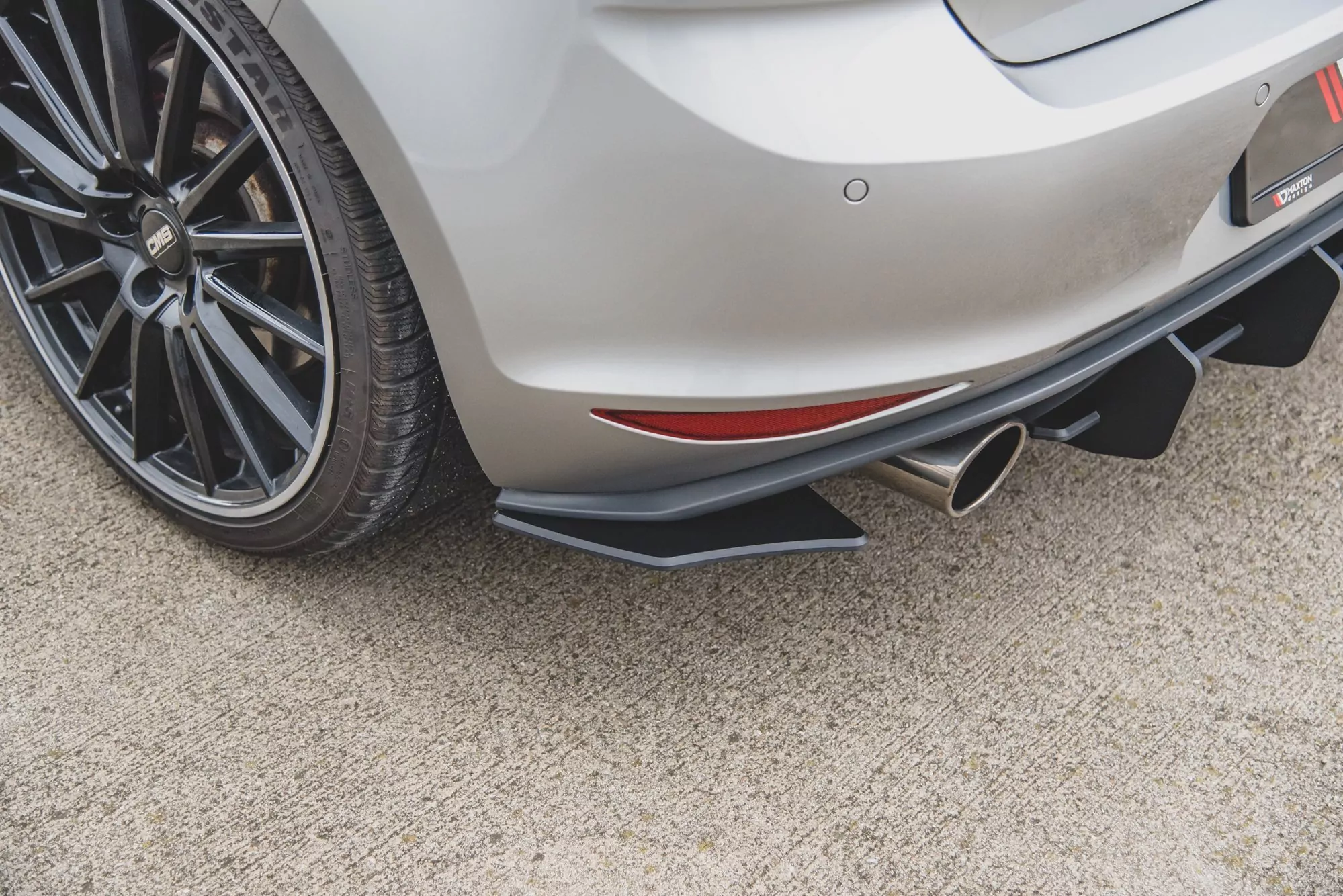Robuster Heck Ansatz Flaps Diffusor Passend Für Diffusor L + R V.2 Passend Für VW Golf 7 GTI Schwarz