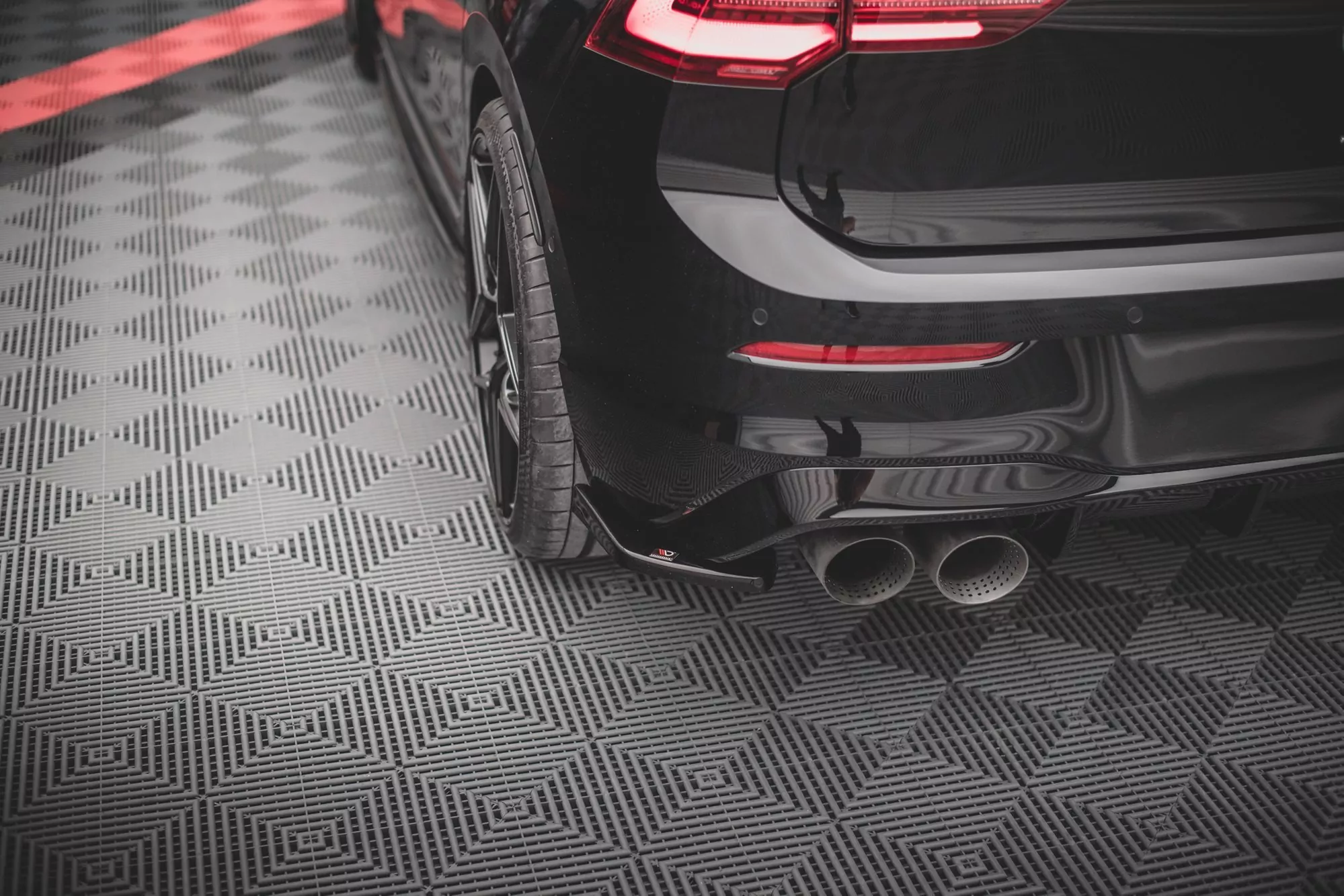 Heck Ansatz Flaps Diffusor V.2 Für Volkswagen Golf R Mk8 Schwarz Hochglanz