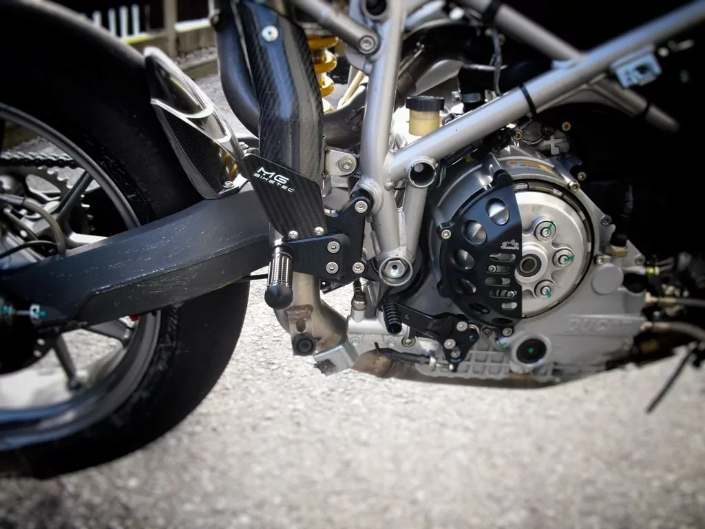 MG Biketec Sportfussrastenanlage / Rastenanlage / Fußrastenanlage mit ABE, gültig in D - A - CH für Ducati 749 / 749R ab 2003