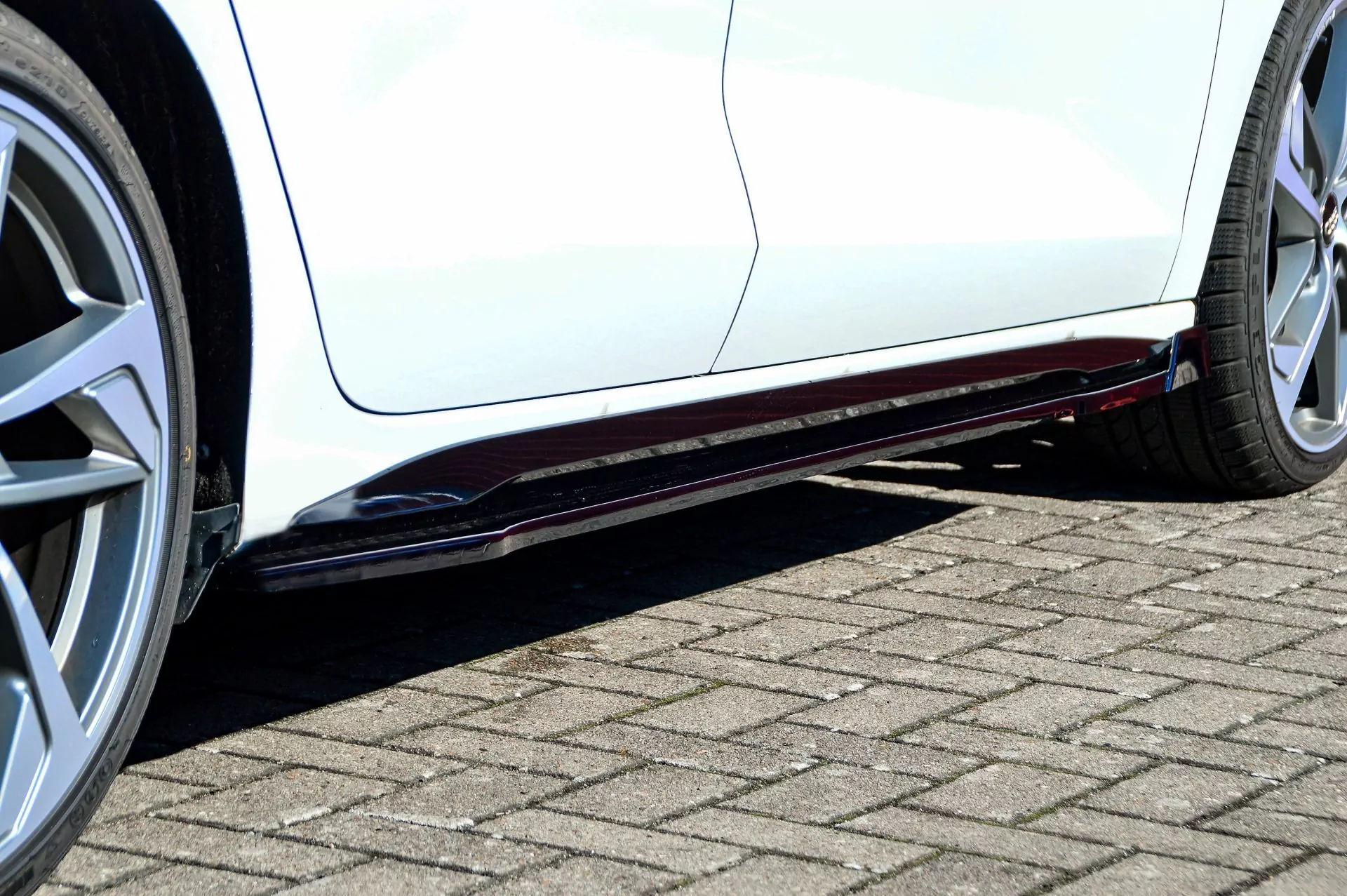 CUP Seitenschweller mit Wing vorne für Audi A3 8Y S-Line + S3