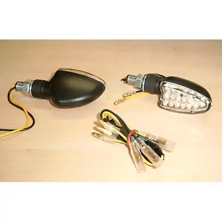 SHIN YO Arrow LED Blinker Gehäuse Schwarz / Linse Klar (Paar), Vorn & Hinten