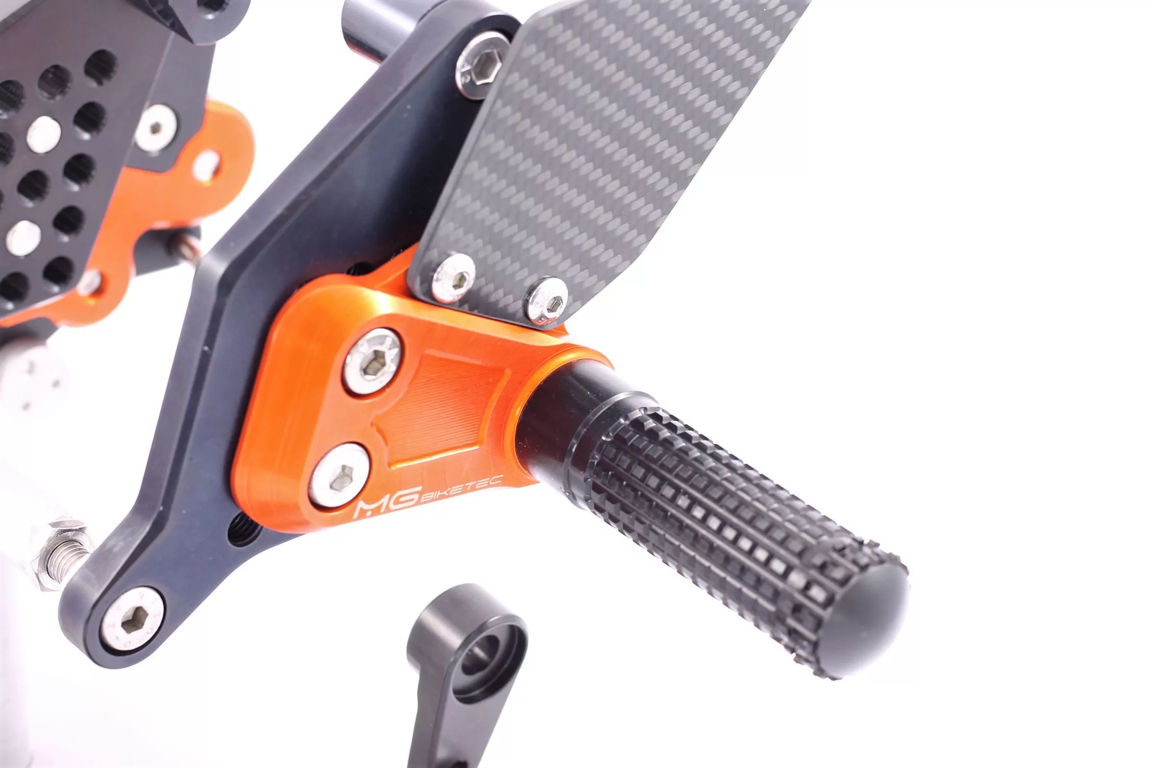 MG Biketec Sportfussrastenanlage / Rastenanlage / Fußrastenanlage mit ABE, gültig in D - A - CH für KTM 690 Duke ab 2016