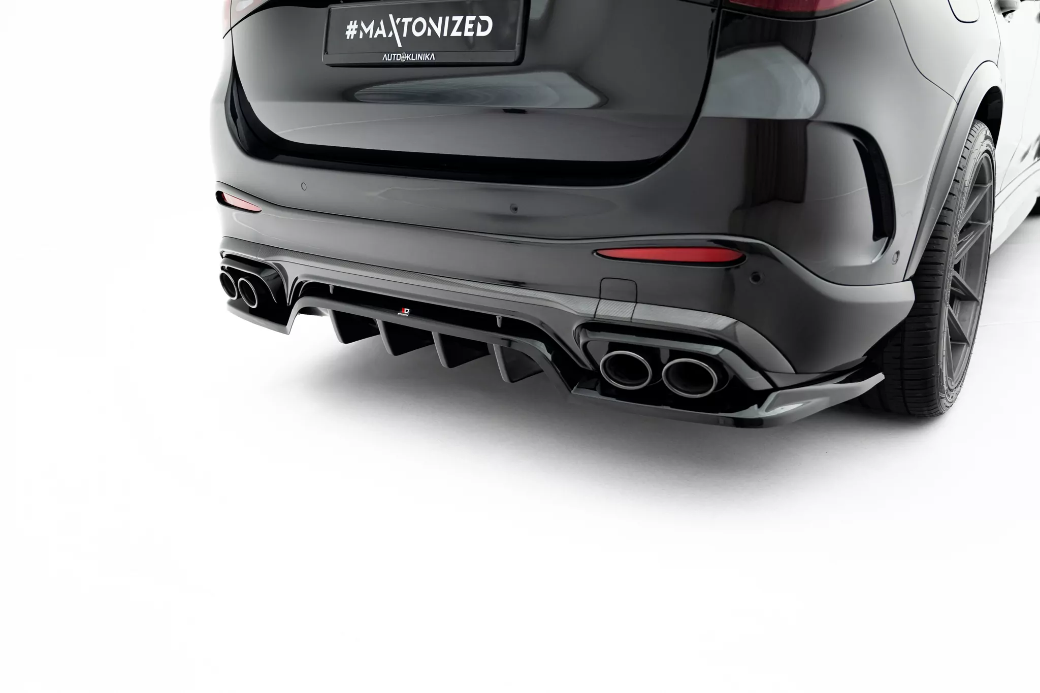 Hinten Splitter (mit Einem Vertikalem Balken) Mercedes-AMG GLC 43 X254 Schwarz Hochglanz