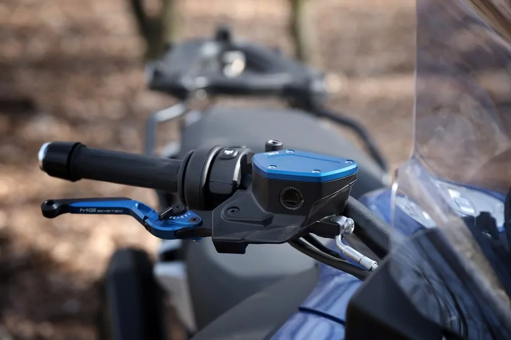 MG Biketec Behälterdeckel- Bremsflüssigkeit vorne für BMW R nineT ab 2014-2016 Typ 0A06, 0A16