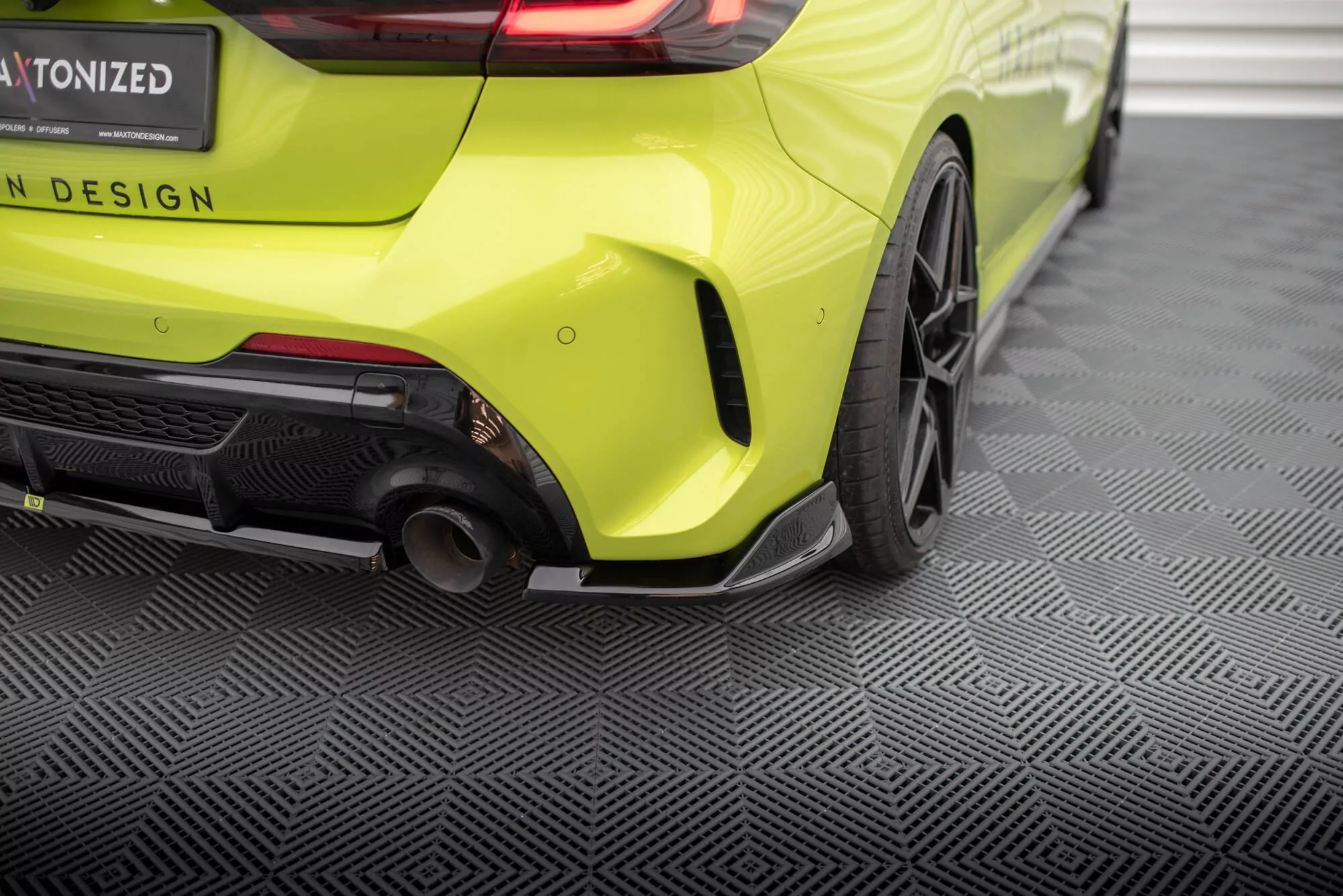 Heck Ansatz Flaps Diffusor Für V.9 BMW 1er M-Paket / M135i F40 Schwarz Hochglanz