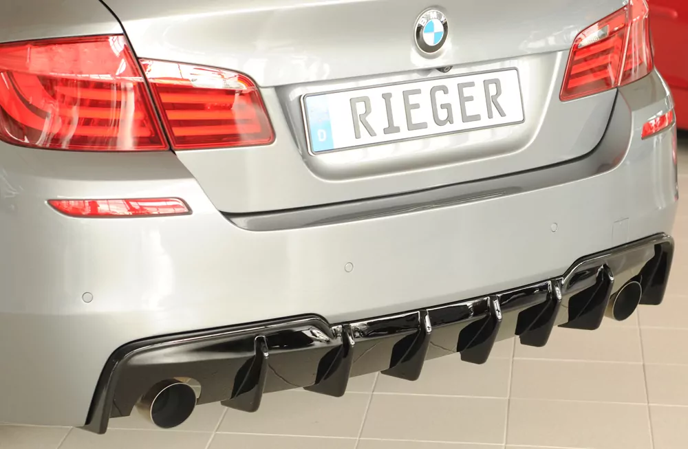 Rieger Heckeinsatz (für Fzg. mit AHK) glanz schwarz für BMW 5er F11  (5K) Touring 07.13- (ab Facelift) LCI