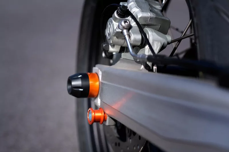 MG Biketec Sturzprotektoren / Protektor - Schwinge für KTM 690 Enduro ab 2008