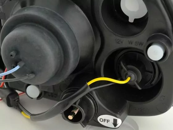 Scheinwerfer Set Opel Corsa B Bj. 94-00 schwarz