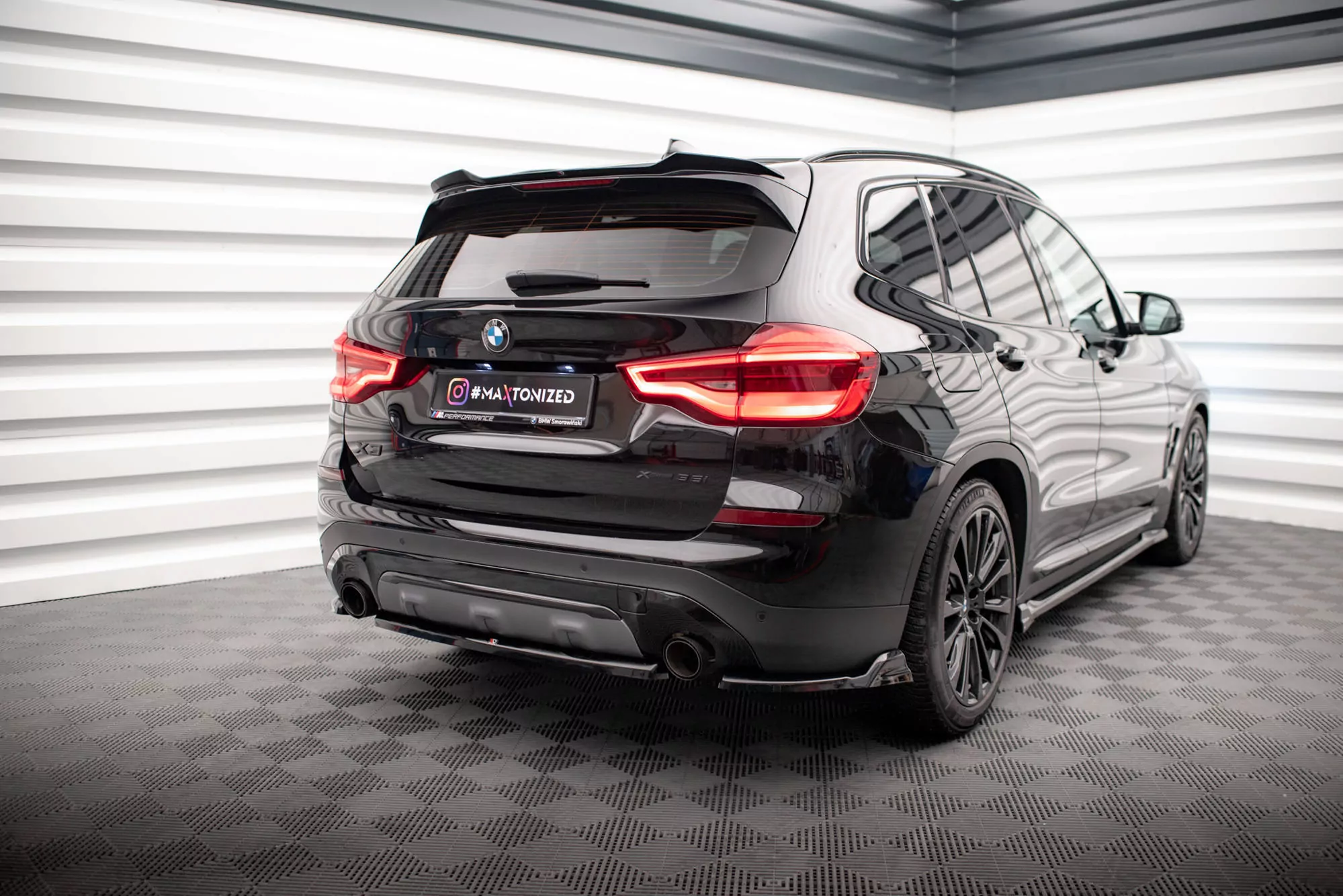 Zentrale Hinten Splitte BMW X3 G01 Schwarz Hochglanz