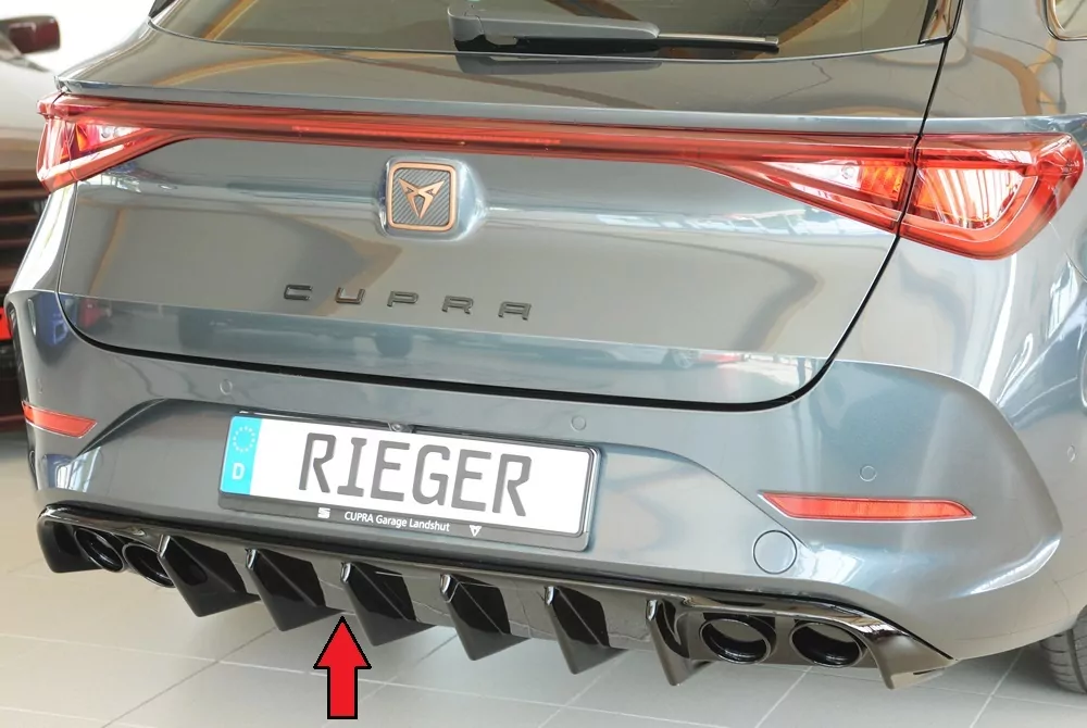 Rieger Heckeinsatz (für Fzg. mit AHK) glanz schwarz für Seat Leon (KL) 5-tür. (ST/Sportstourer) 09.20-06.24 (bis Facelift)