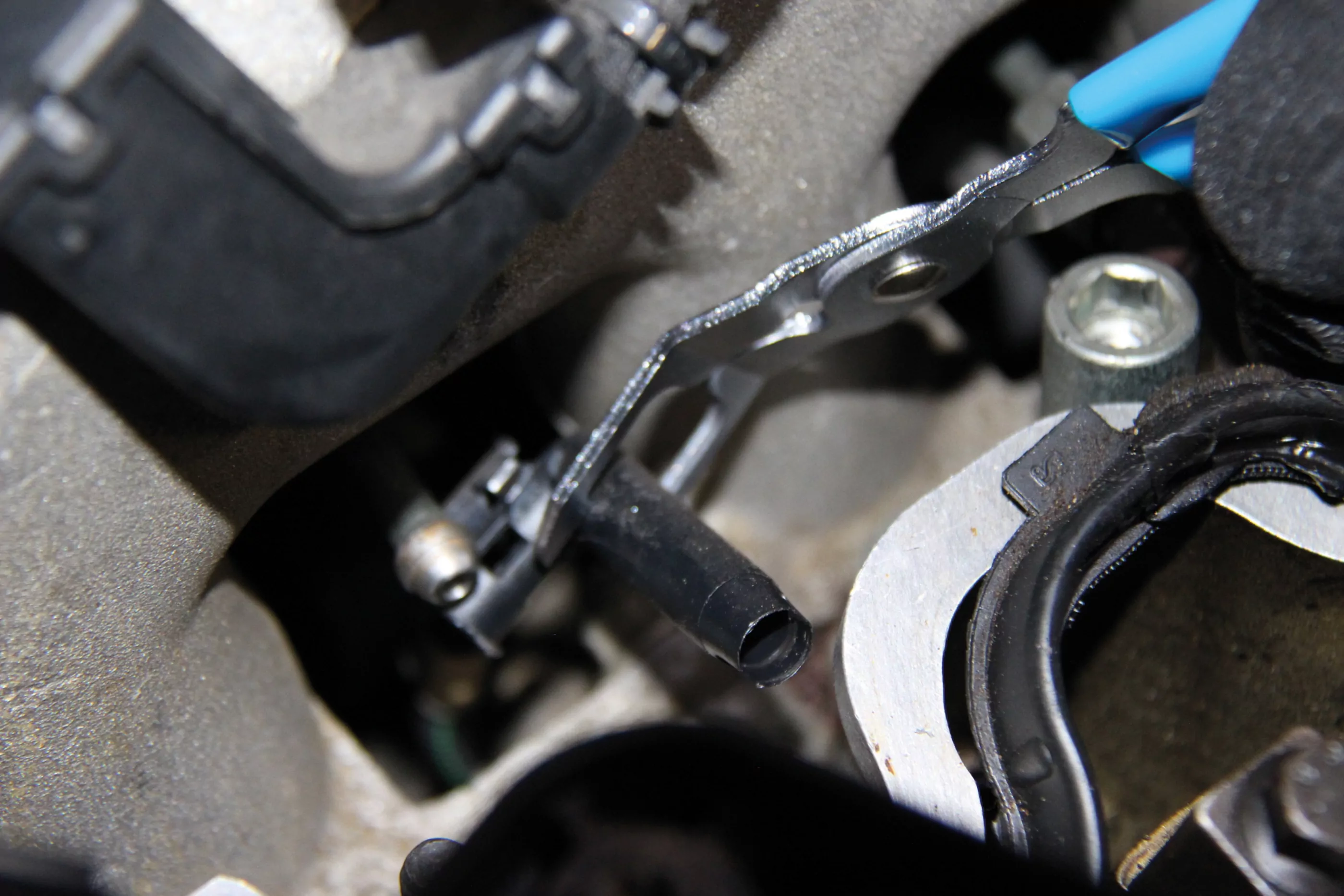 Glühkerzenstecker-Zange | abgewinkelt | für Opel 1.7 Diesel