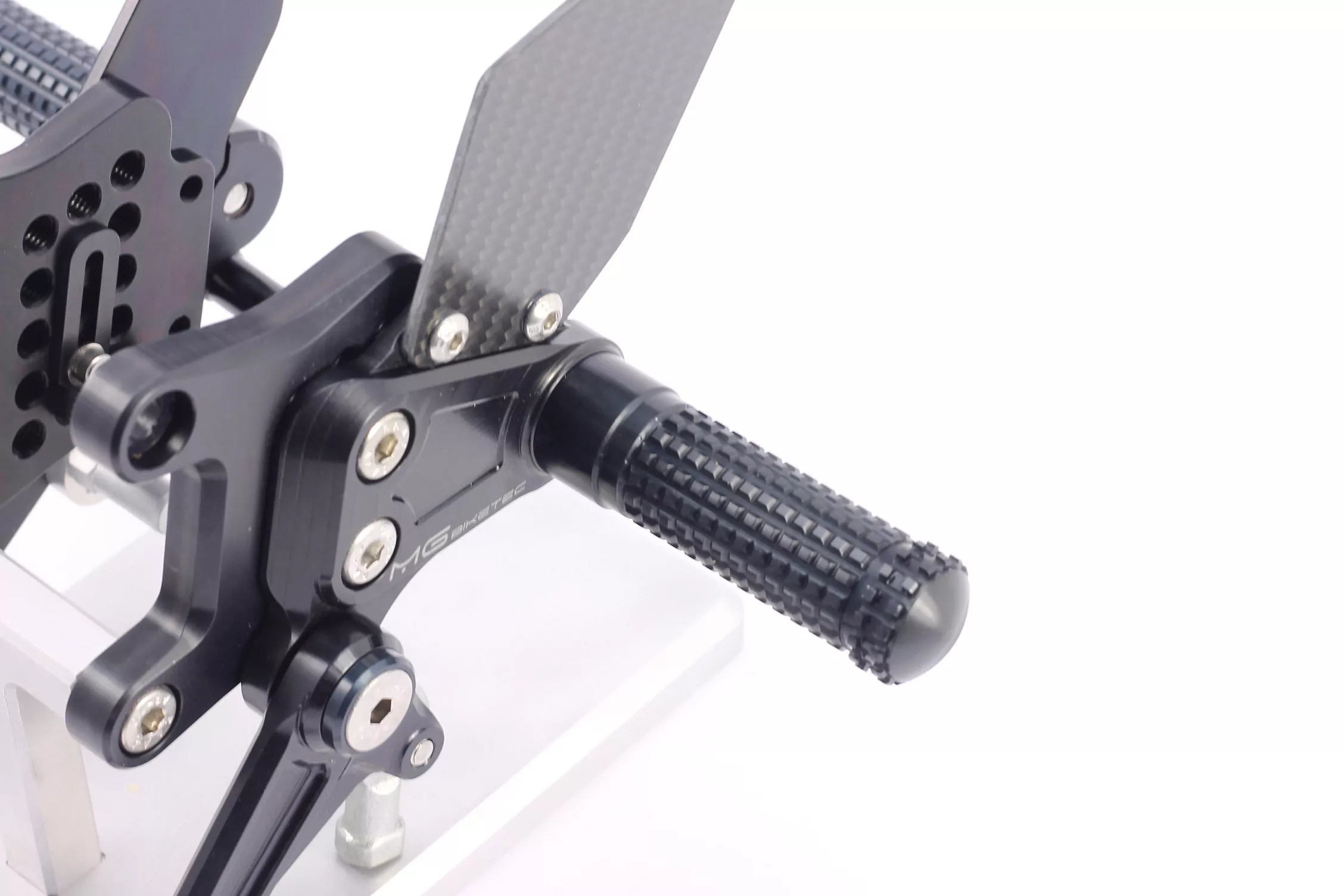 MG Biketec Sportfussrastenanlage / Rastenanlage / Fußrastenanlage mit ABE, gültig in D - A - CH für Aprilia RSV4 1100 / Factory ab 2021