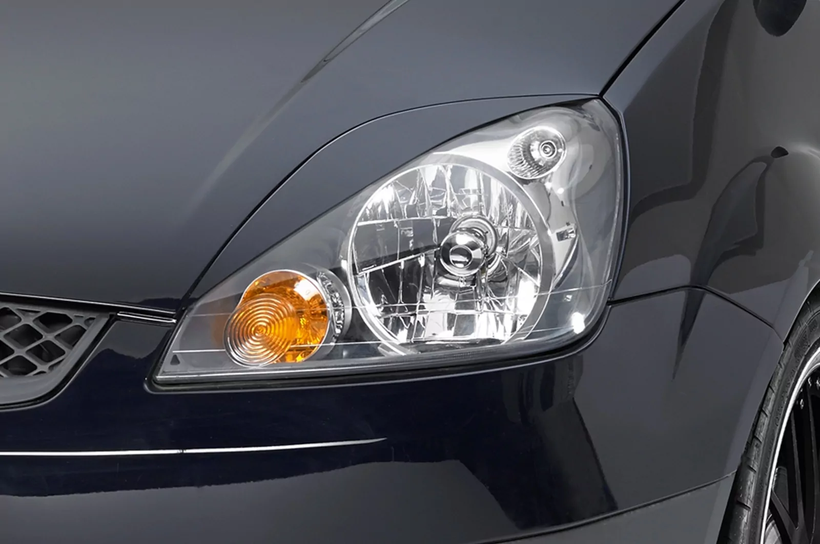 Scheinwerferblenden für Ford Fiesta MK6 SB157