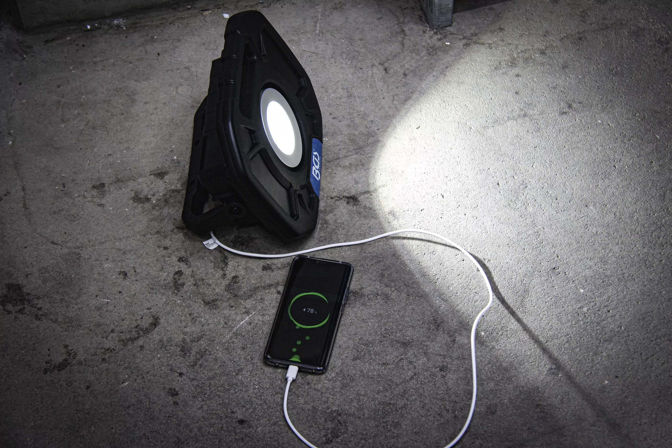 COB-LED-Arbeits-Strahler | 40 W | mit integrierten Lautsprechern