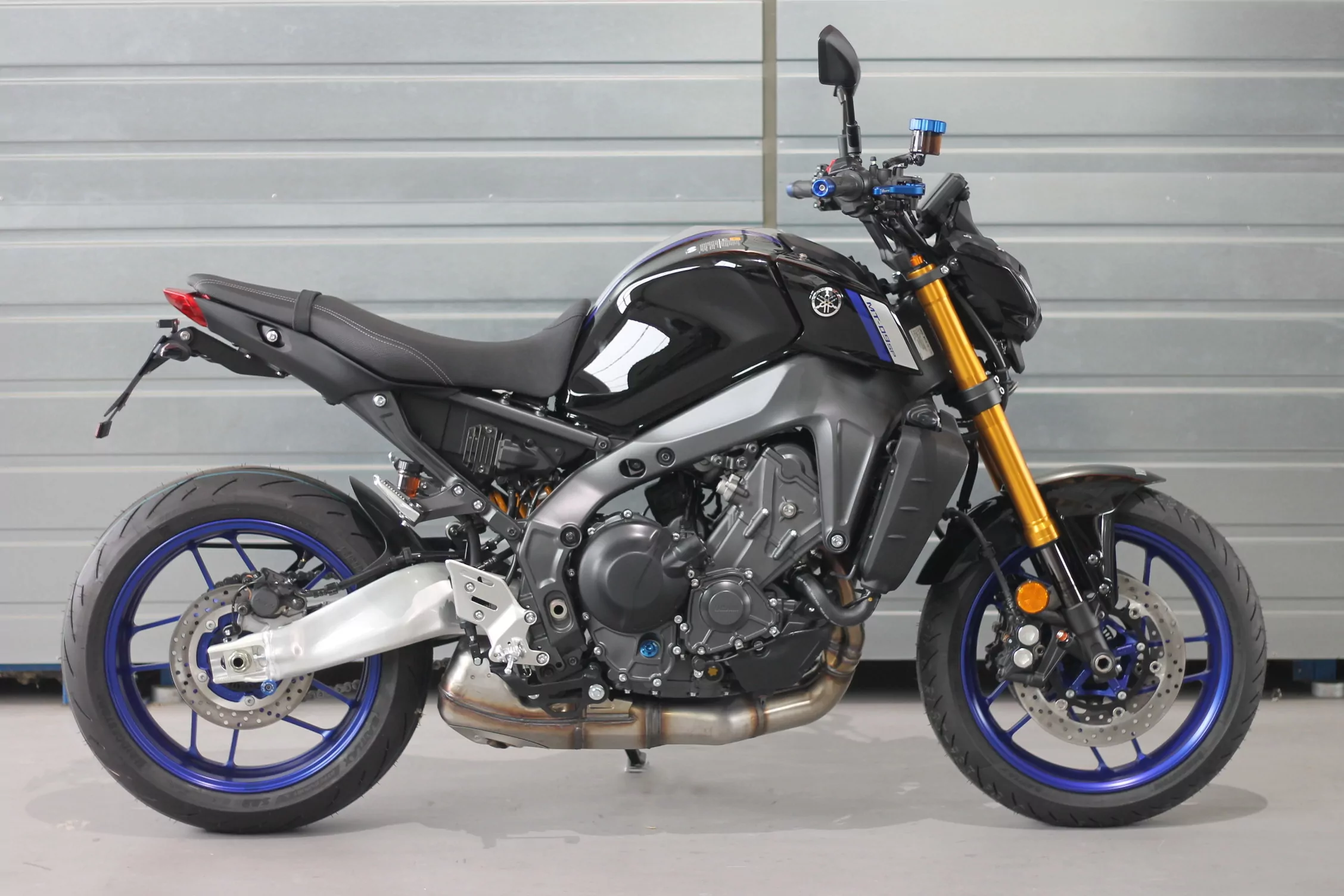 MG Biketec Kennzeichenhalter für Yamaha MT-09 ab 2021 mit Tempomat