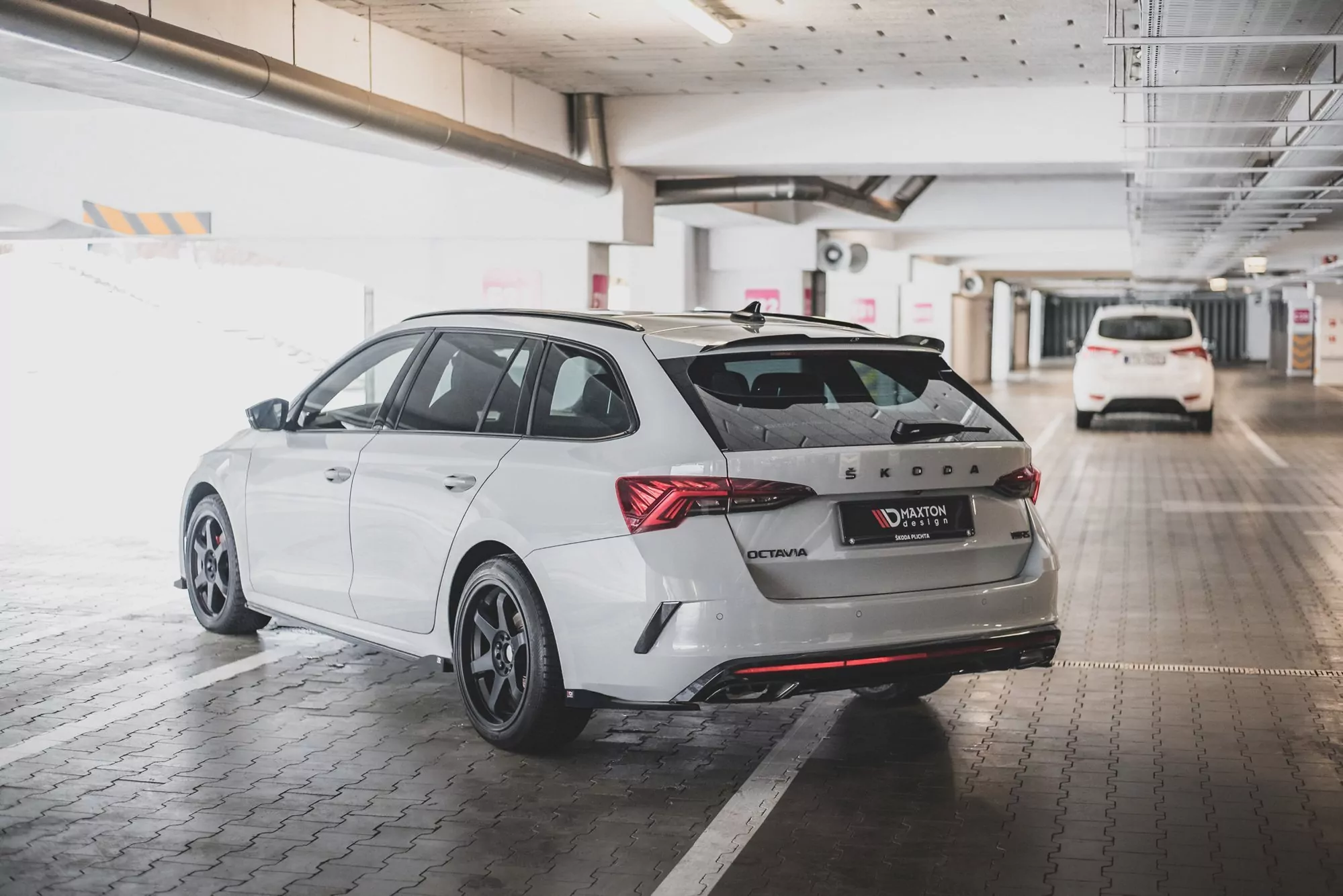 Heck Ansatz Flaps Diffusor V.3 Für Skoda Octavia RS Mk4 Schwarz Hochglanz