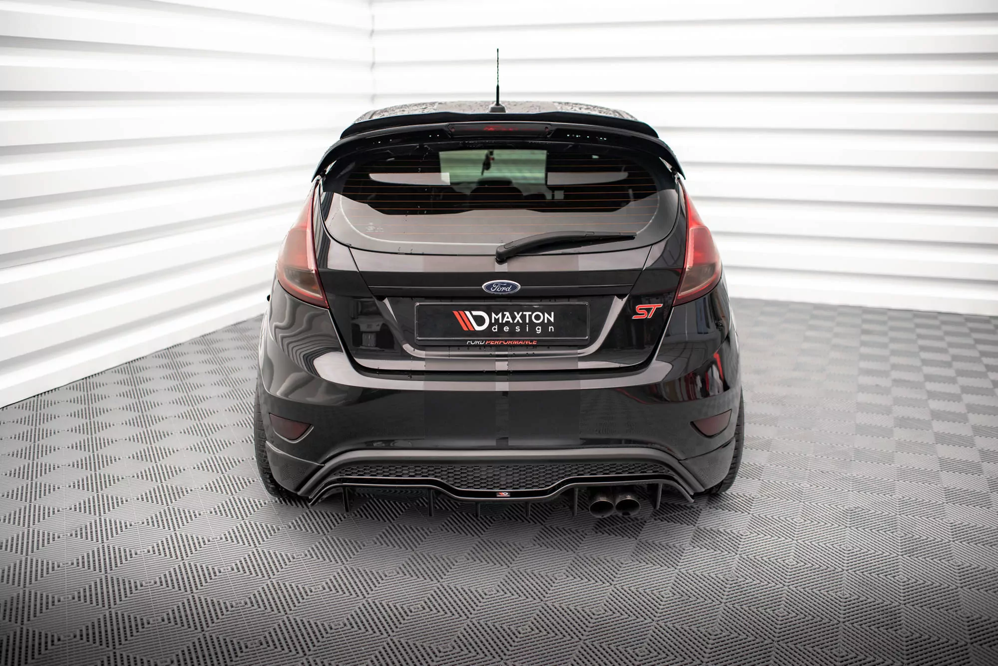 Diffusor Heck Ansatz Für Ford Fiesta ST (5-TĂĽrige Version) Mk7 Facelift Schwarz Hochglanz