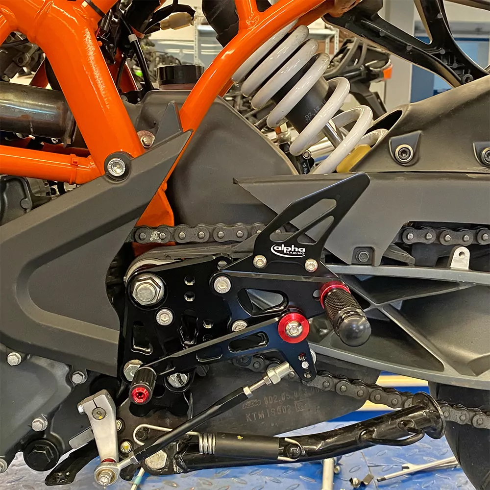 TRACK Fußrastenanlage schwarz KTM RC390 2014- ABE
