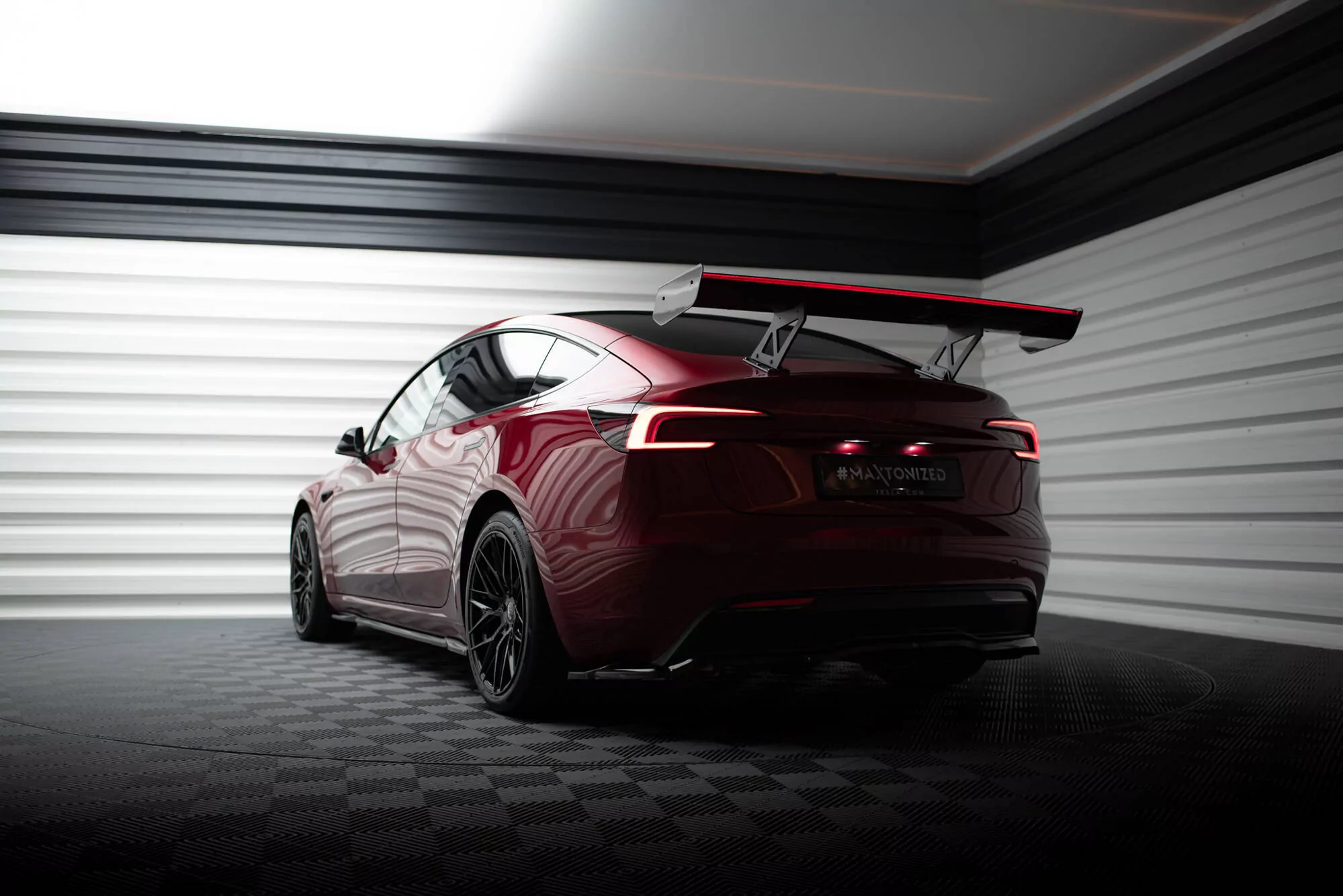 Carbon Spoiler + LED Tesla Model 3
