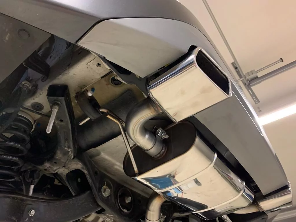 Hyundai Kona 4WD - Endrohre in der Stoßstange  Endschalldämpfer Ausgang rechts/links - 145x65 Typ 59 rechts/links