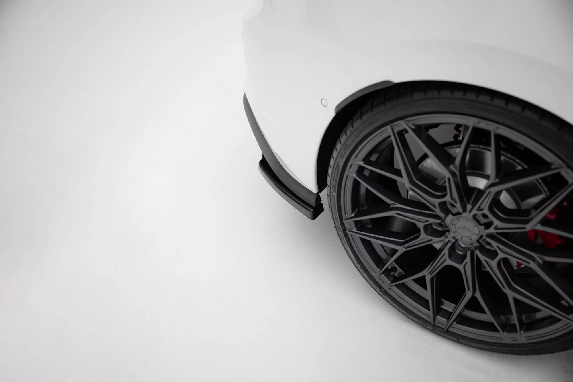 Heck Ansatz Flaps Diffusor V.1 Für Volkswagen Golf GTI / GTE Mk8 Schwarz Hochglanz