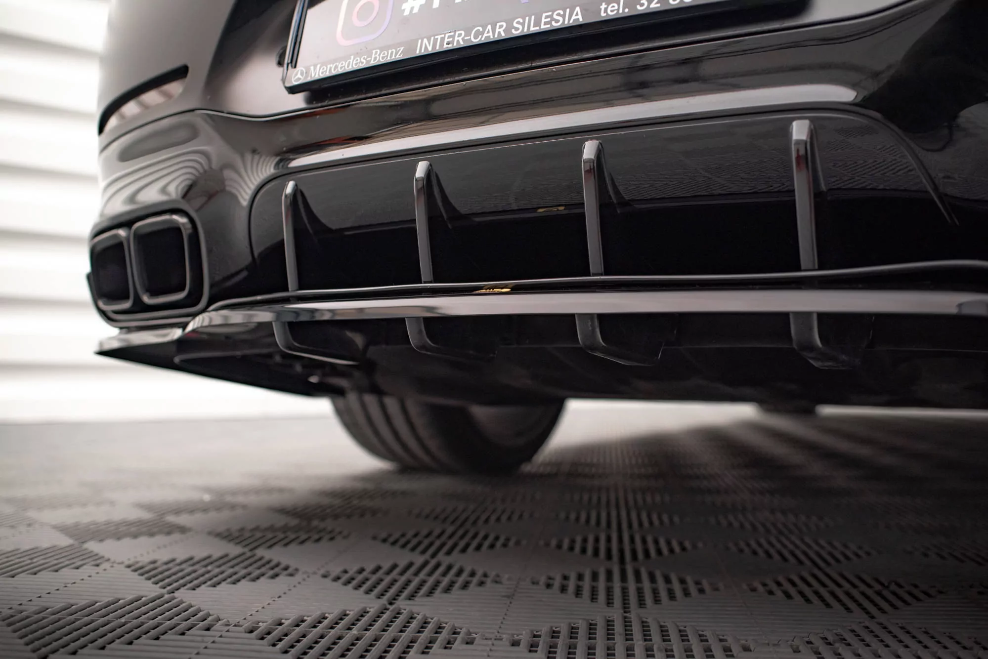 Hinten Splitter (mit Einem Vertikalem Balken) Mercedes-AMG GT 63S 4-Door Coupe Aero Schwarz Hochglanz
