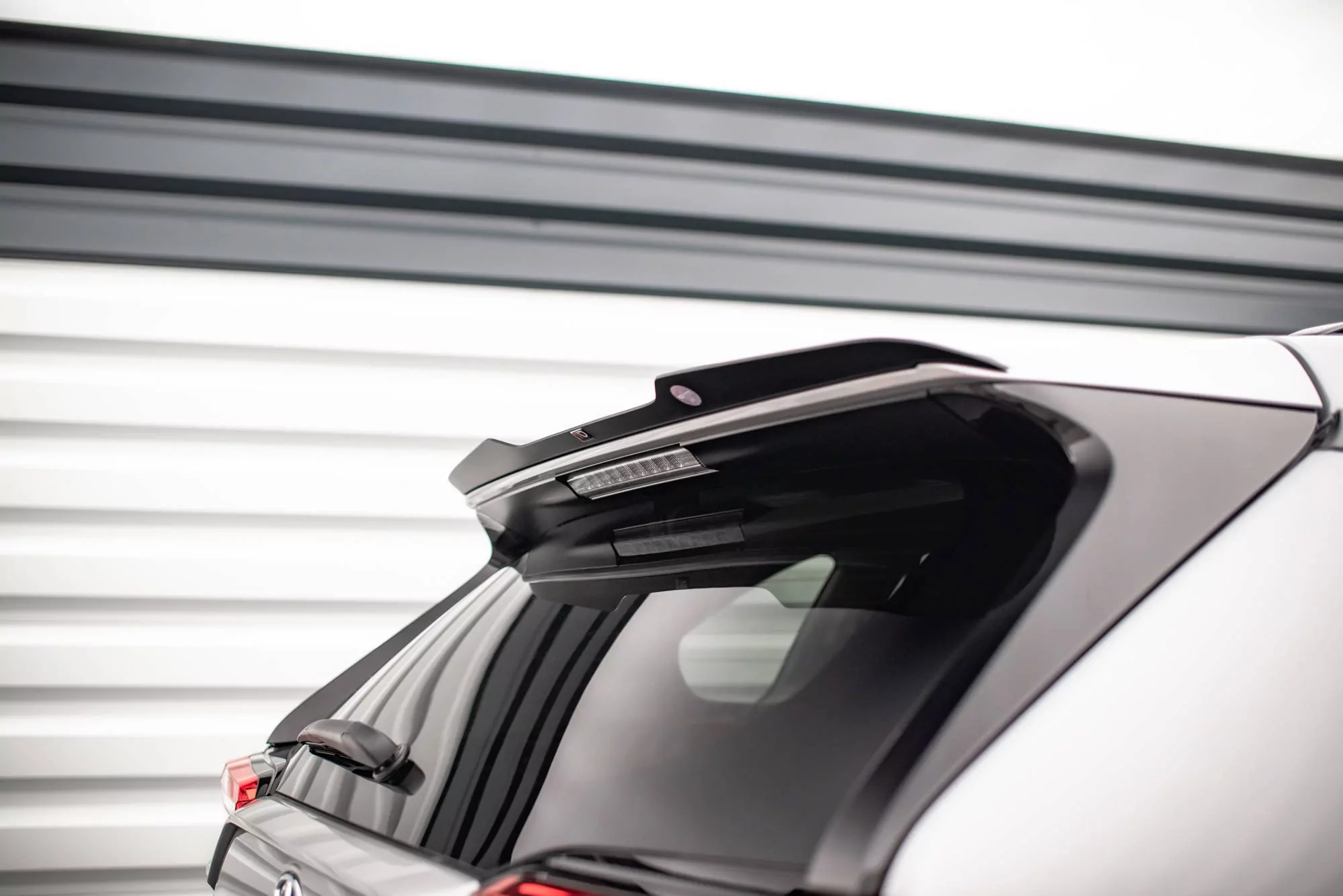 Spoiler CAP Für Toyota RAV4 Mk5 Schwarz Hochglanz