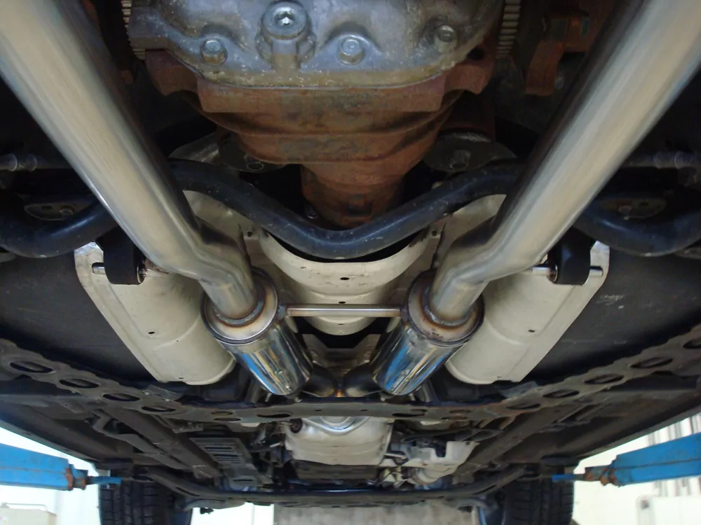 Infiniti FX30d  Vorschalldämpfer