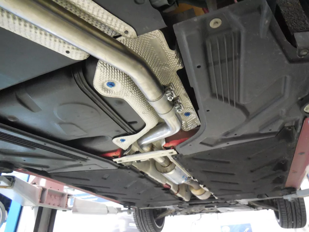 Mercedes CLA - C117/ X117 Frontantrieb  Vorschalldämpfer für Modelle mit waagerechten Kat