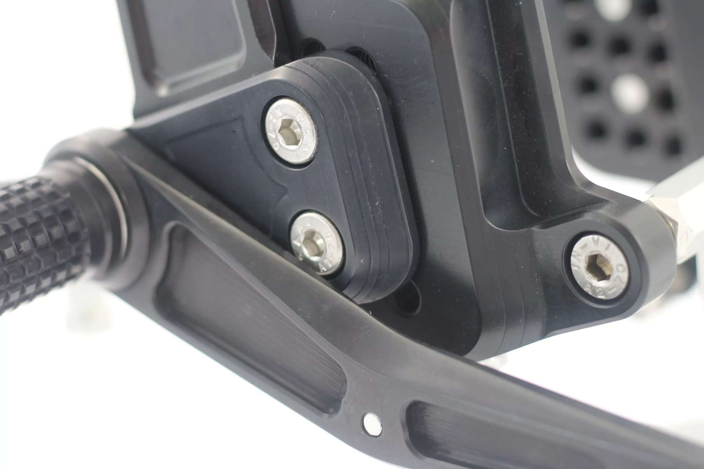 MG Biketec Sportfussrastenanlage / Rastenanlage / Fußrastenanlage mit ABE, gültig in D - A - CH für Kawasaki ZX-10R ab 2016-2020