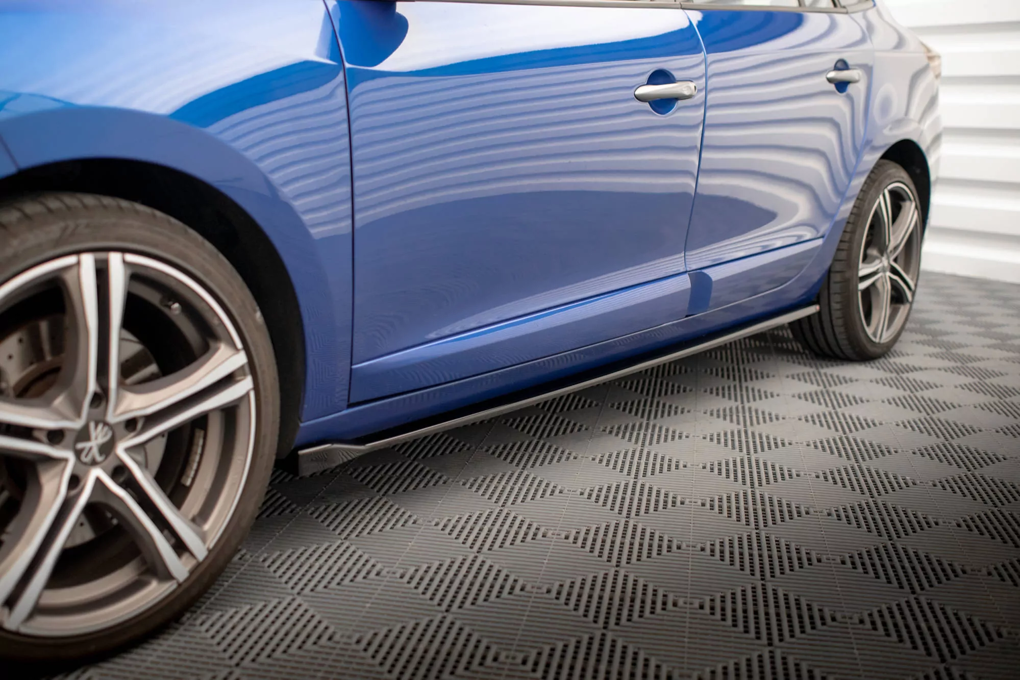 Seitenschweller Ansatz Für Renault Megane GT Line Grandtour Mk3 Facelift Schwarz Hochglanz