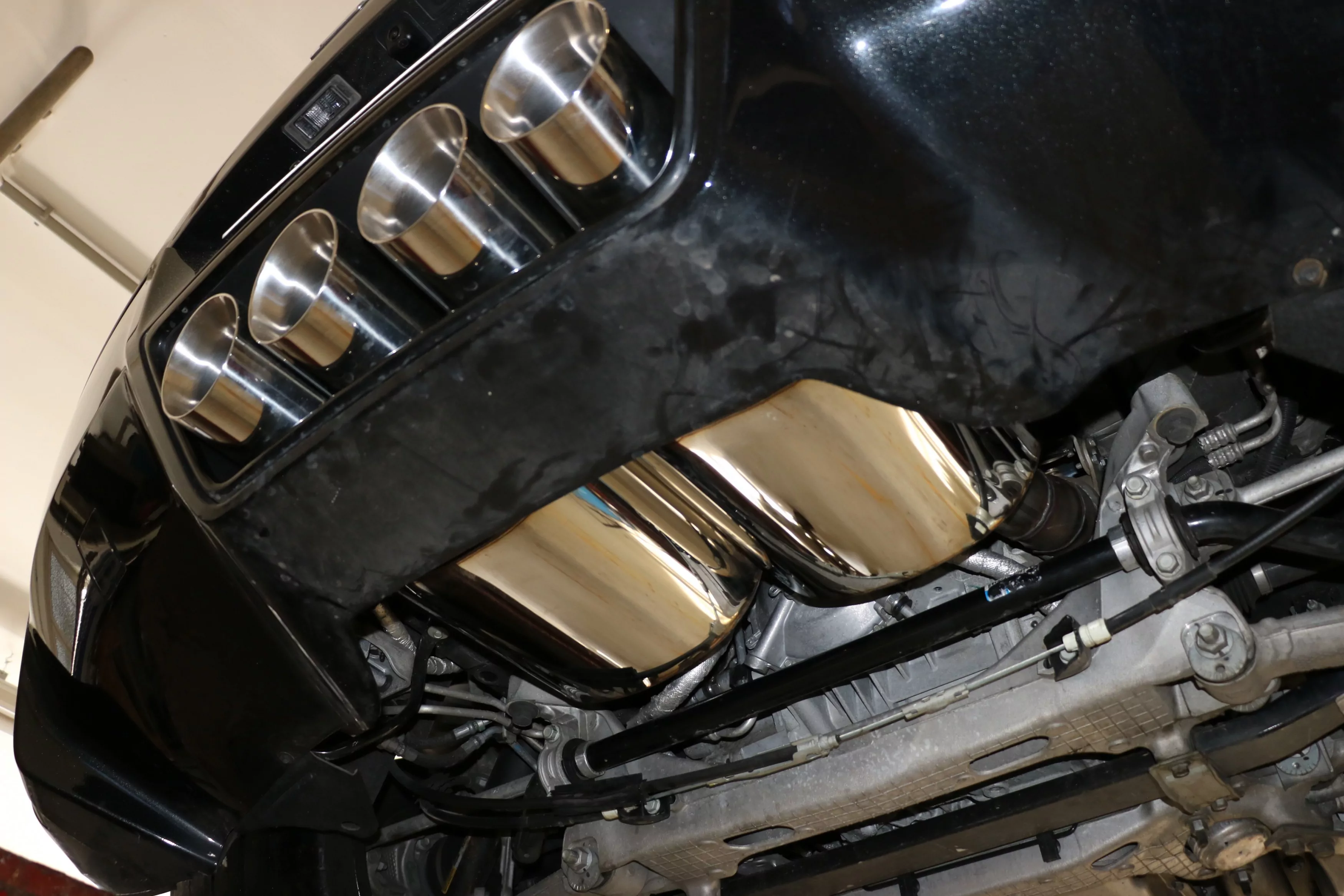 Corvette C7/ Z06  Endschalldämpfer Ausgang mittig - 4x100 Typ 25 mittig