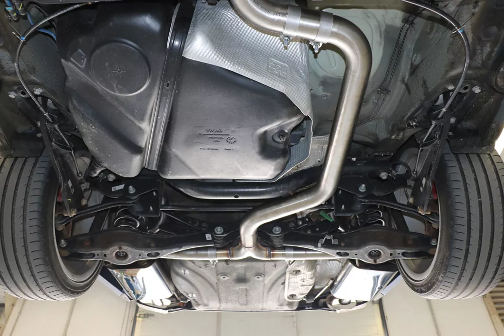 Skoda Octavia 5E RS - TDI  Endschalldämpfer rechts/links - Austritt der Endrohre in den originalen Endrohren