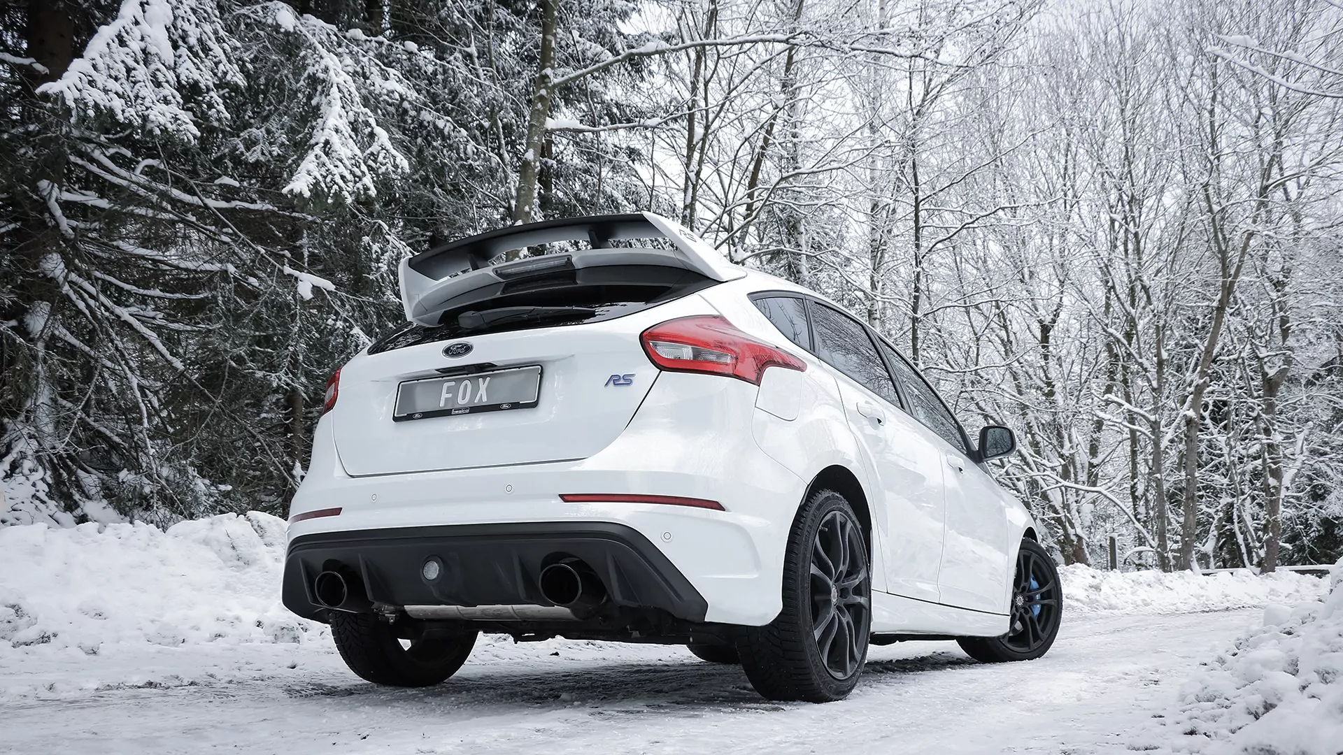 Ford Focus III RS  Endschalldämpfer quer Ausgang rechts/links mit Abgasklappe - 129x106 Typ 32 rechts/links schwarz emailliert