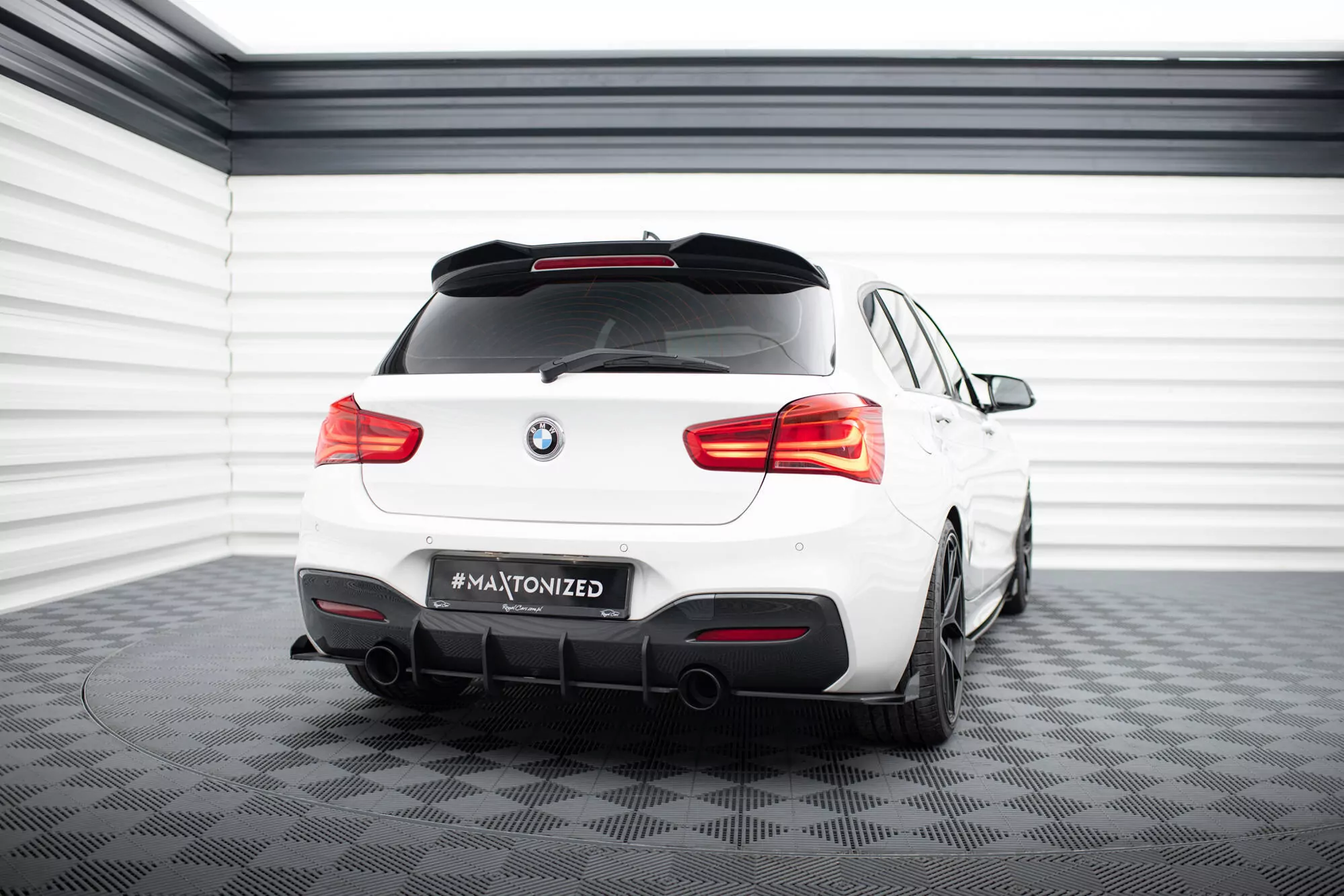 Spoiler CAP Für 3D BMW 1er M-Paket / M140i / Standard F20  Schwarz Hochglanz