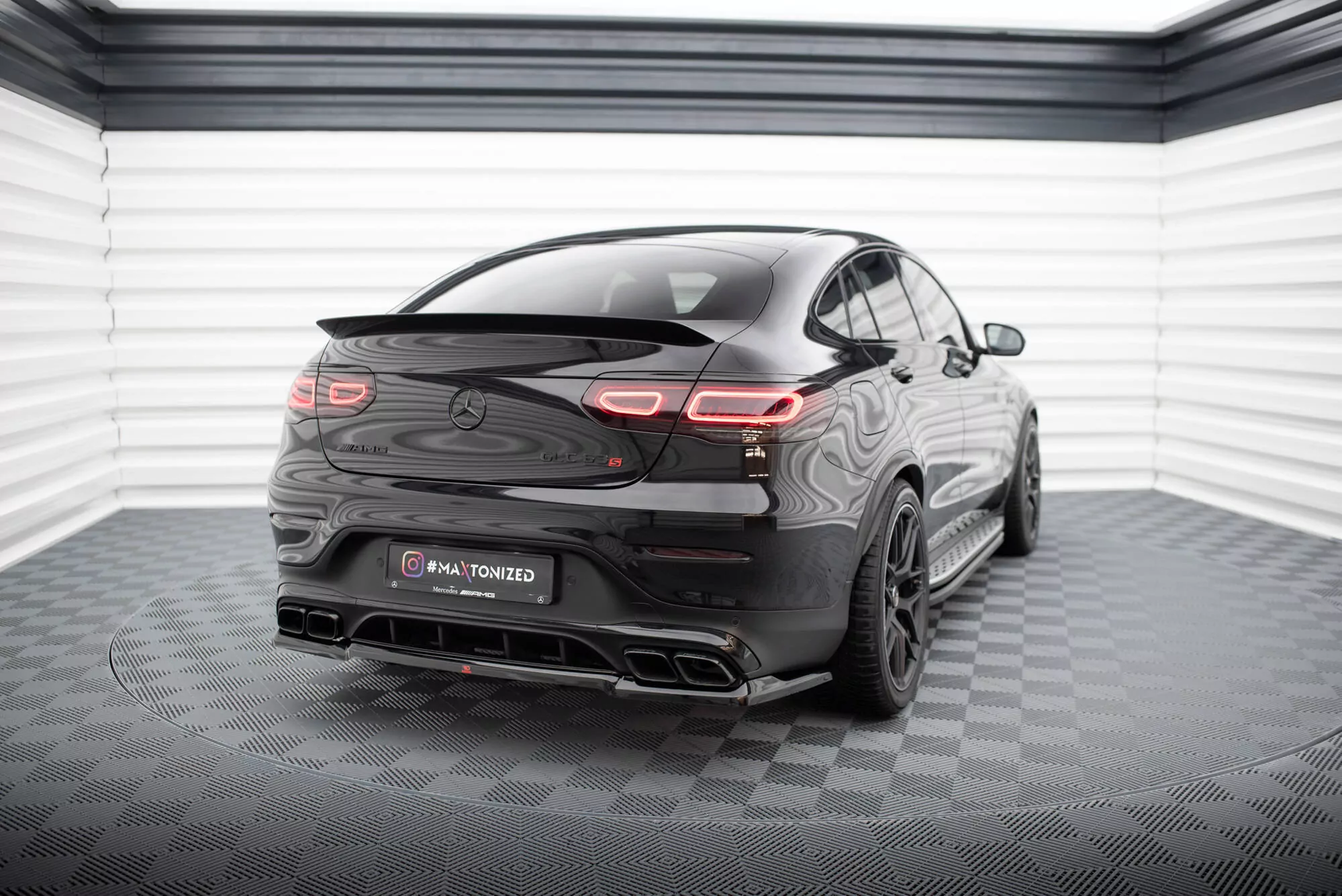 Hinten Splitter (mit Einem Vertikalem Balken) Mercedes-AMG GLC 63 Coupe C253 Facelift Schwarz Hochglanz