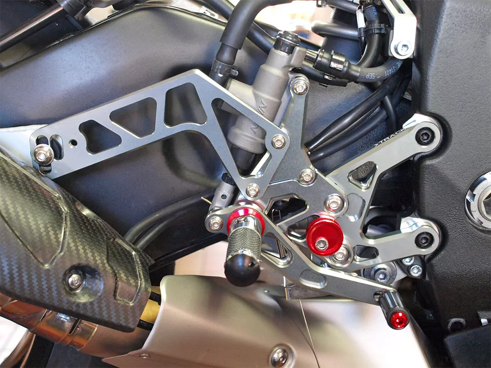TRACK Fußrastenanlage titanfarben Yamaha YZF-R1 RN32 2015-16 RN49 2017-19 RN65 2020- ABE