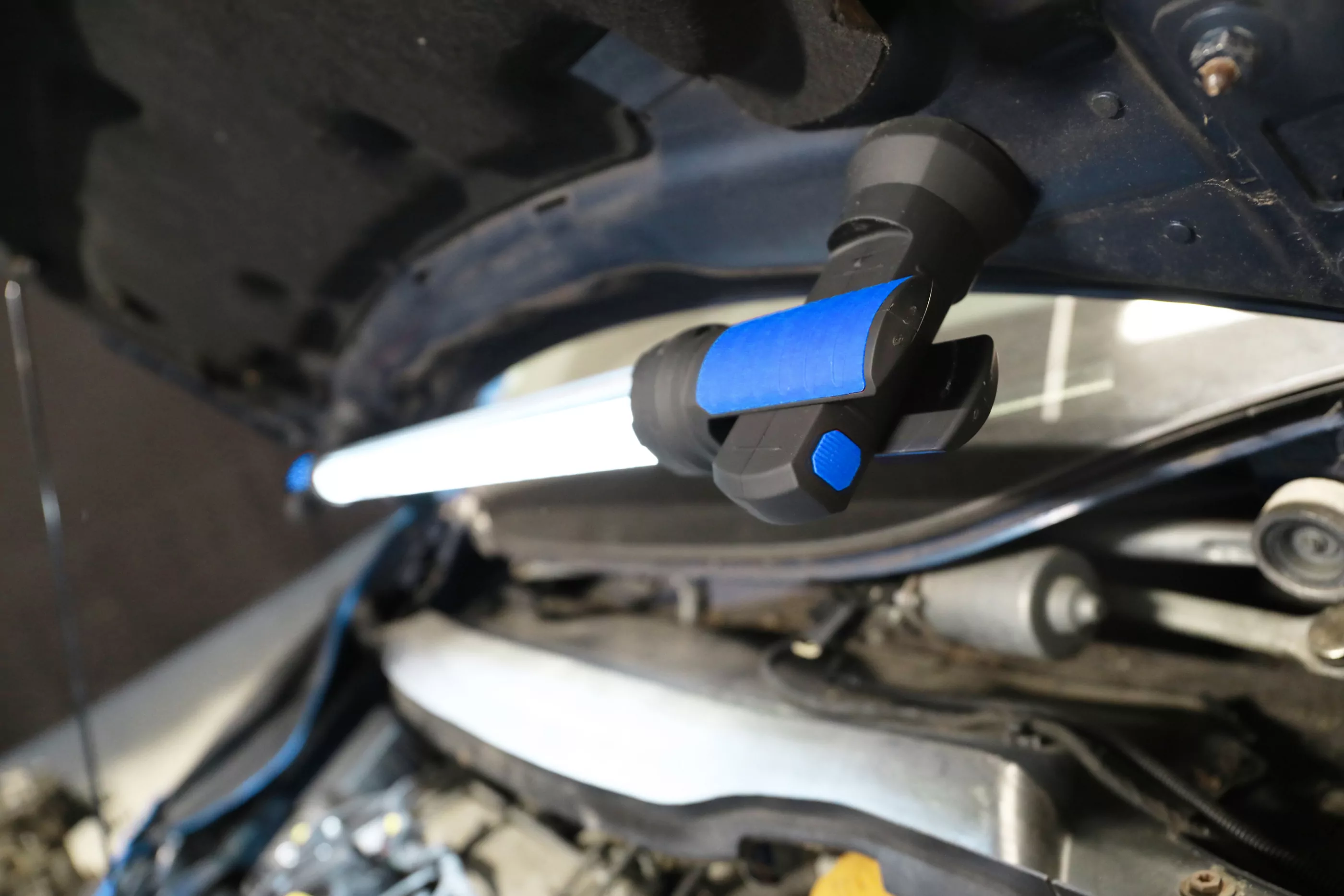 LED-Motorhauben-Leuchte mit Akku