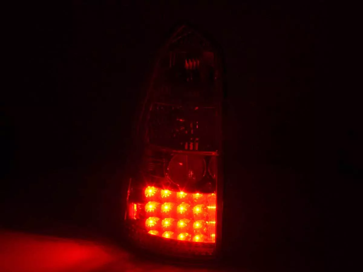 LED Rückleuchten Set Ford Focus Turnier DNW Bj. 98-04 klar/rot