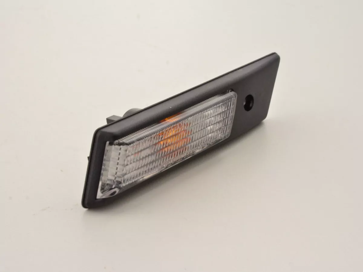 Verschleißteile Seitenblinker rechts BMW E32 / E34