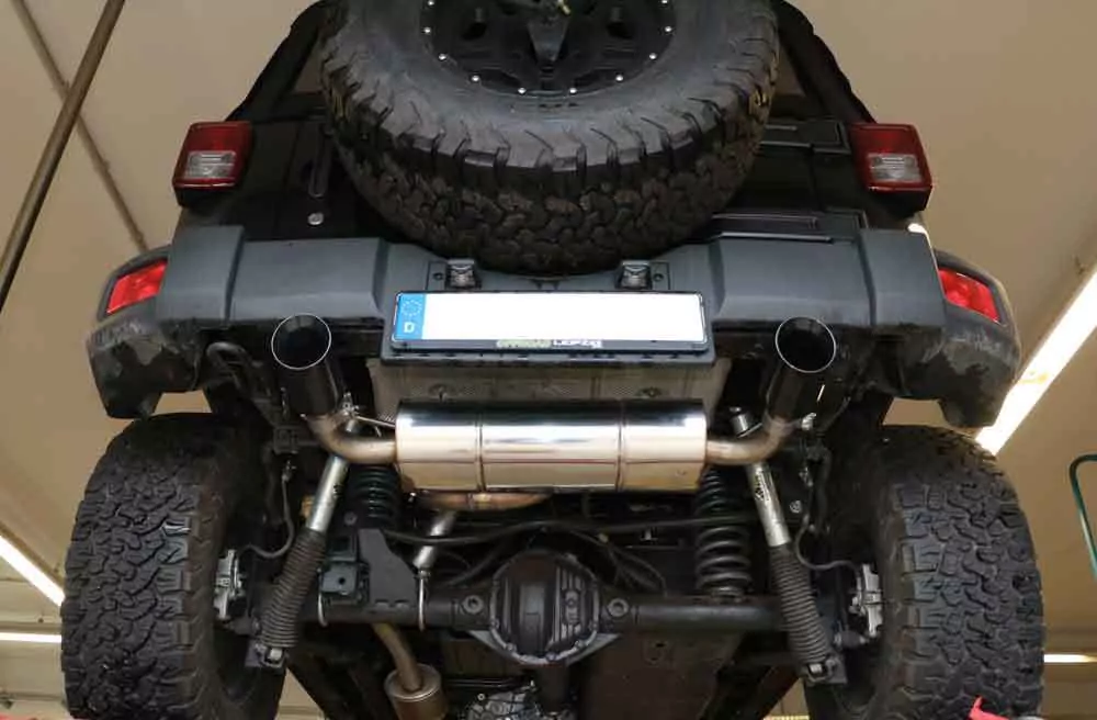 Jeep Wrangler III - JK  Endschalldämpfer quer Ausgang rechts/links - 1x100 Typ 25 rechts/links schwarz emalliert