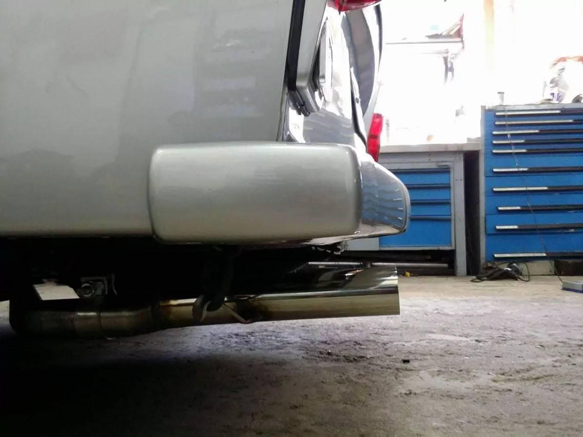 Hyundai i30N Performance + Fastback Endrohre passend auf den originalen Endschalldämpfer - 1x114 Typ 25 rechts/links mit eingefärbten Rand