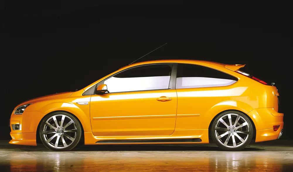Rieger Heckschürzenansatz für Ford Focus 2 - 5-tür. 07.04-01.08 (bis Facelift) carbon optik