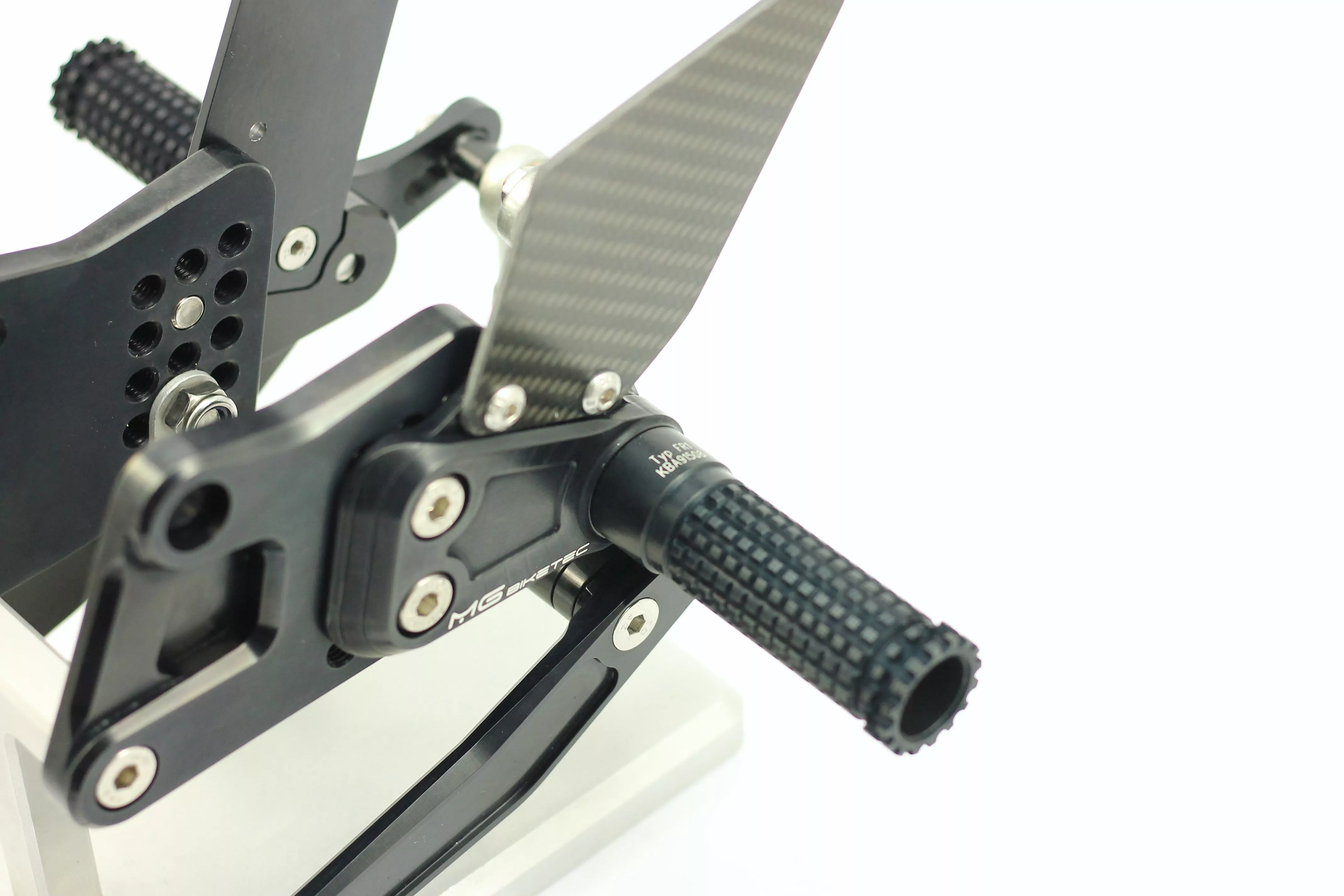 MG Biketec Sportfussrastenanlage / Rastenanlage / Fußrastenanlage mit ABE, gültig in D - A - CH für Yamaha FZ-1 ab 2006